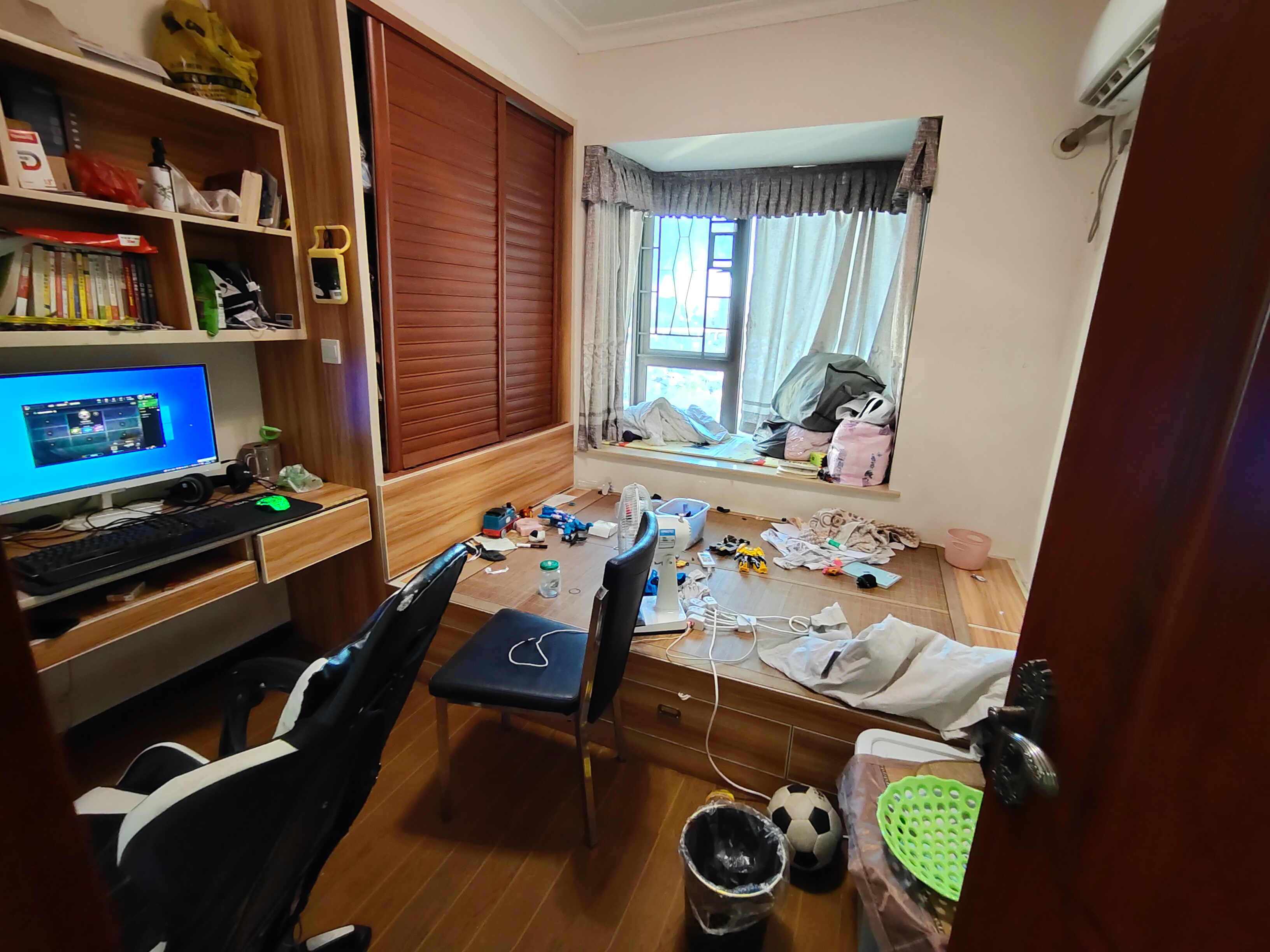 水岸花城(翠堤湾) 4室2厅2卫 56.80万 水岸花城(翠堤湾) 4室2厅2卫 56.80万室内图