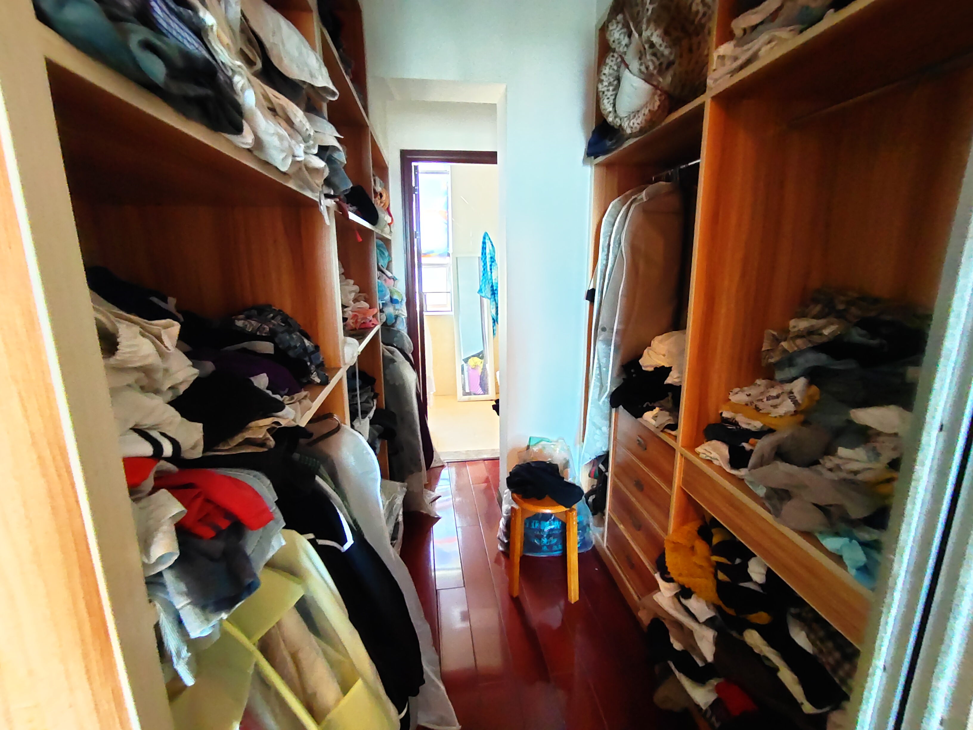 水岸花城(翠堤湾) 4室2厅2卫 56.80万 水岸花城(翠堤湾) 4室2厅2卫 56.80万室内图