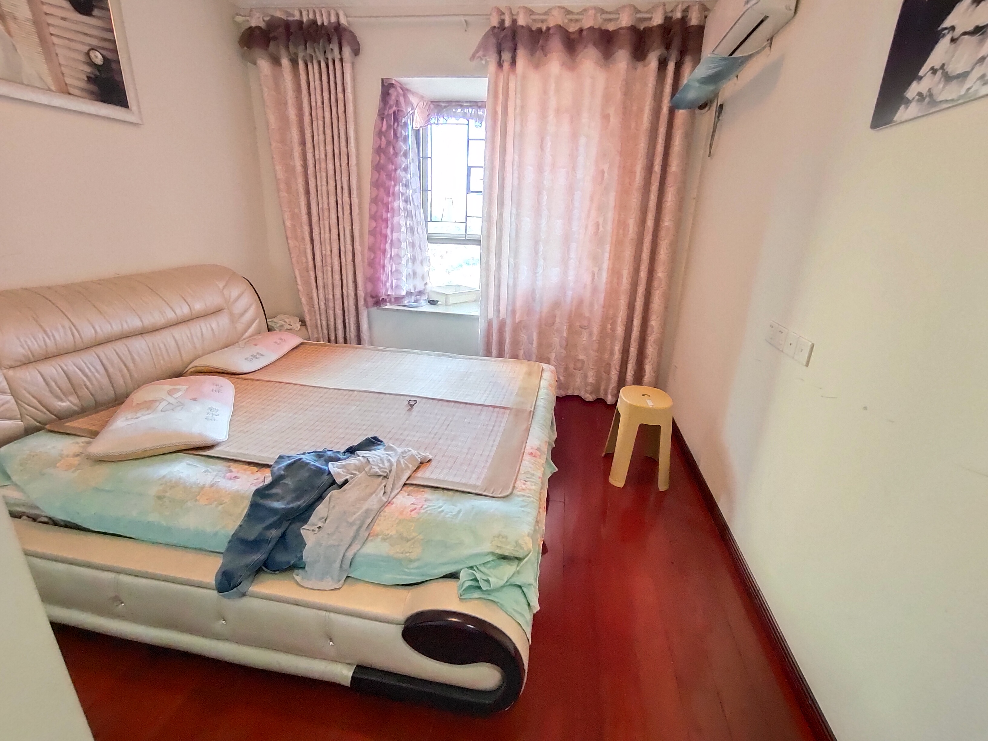 水岸花城(翠堤湾) 4室2厅2卫 56.80万 水岸花城(翠堤湾) 4室2厅2卫 56.80万室内图