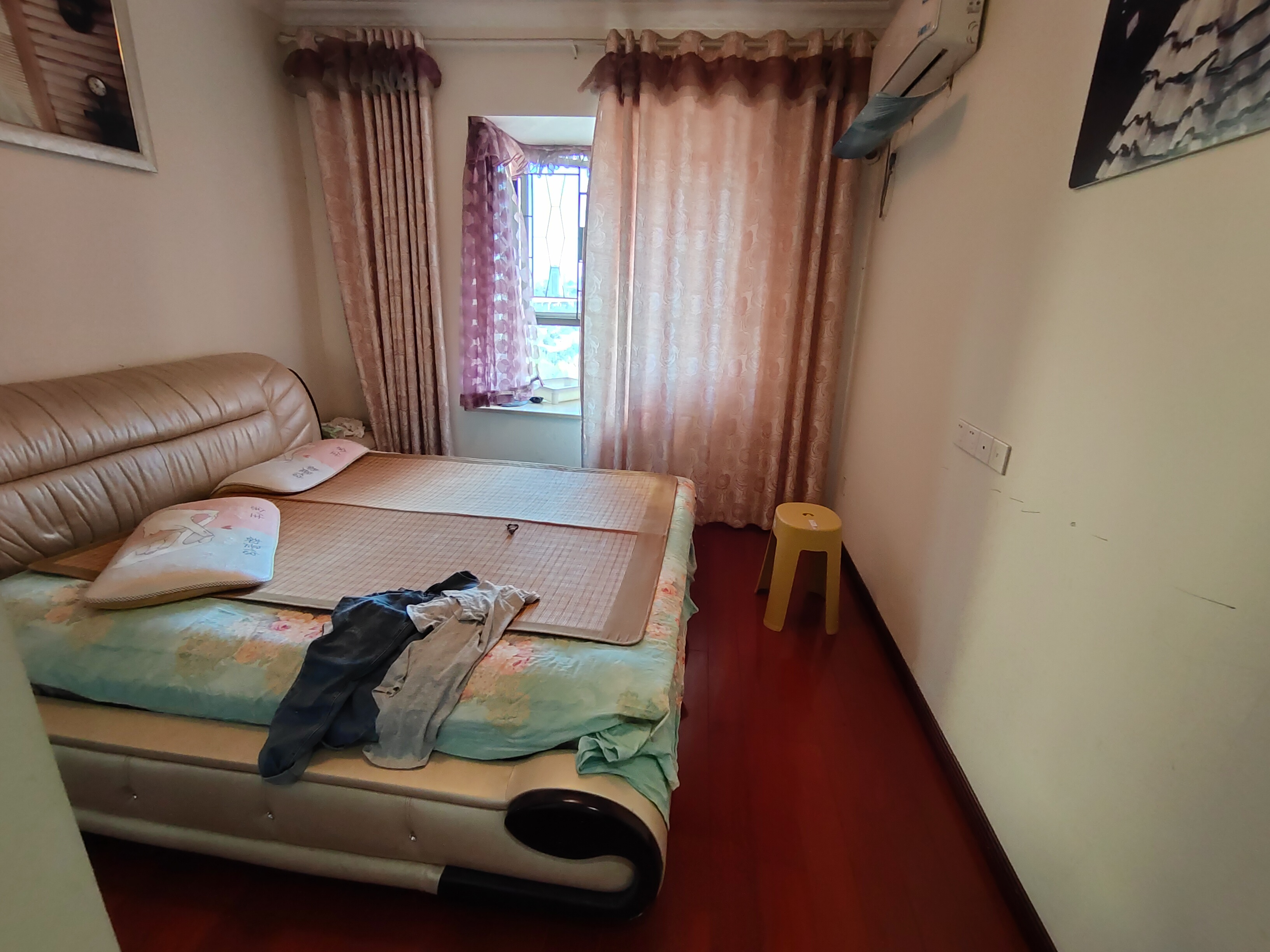 水岸花城(翠堤湾) 4室2厅2卫 56.80万 水岸花城(翠堤湾) 4室2厅2卫 56.80万室内图