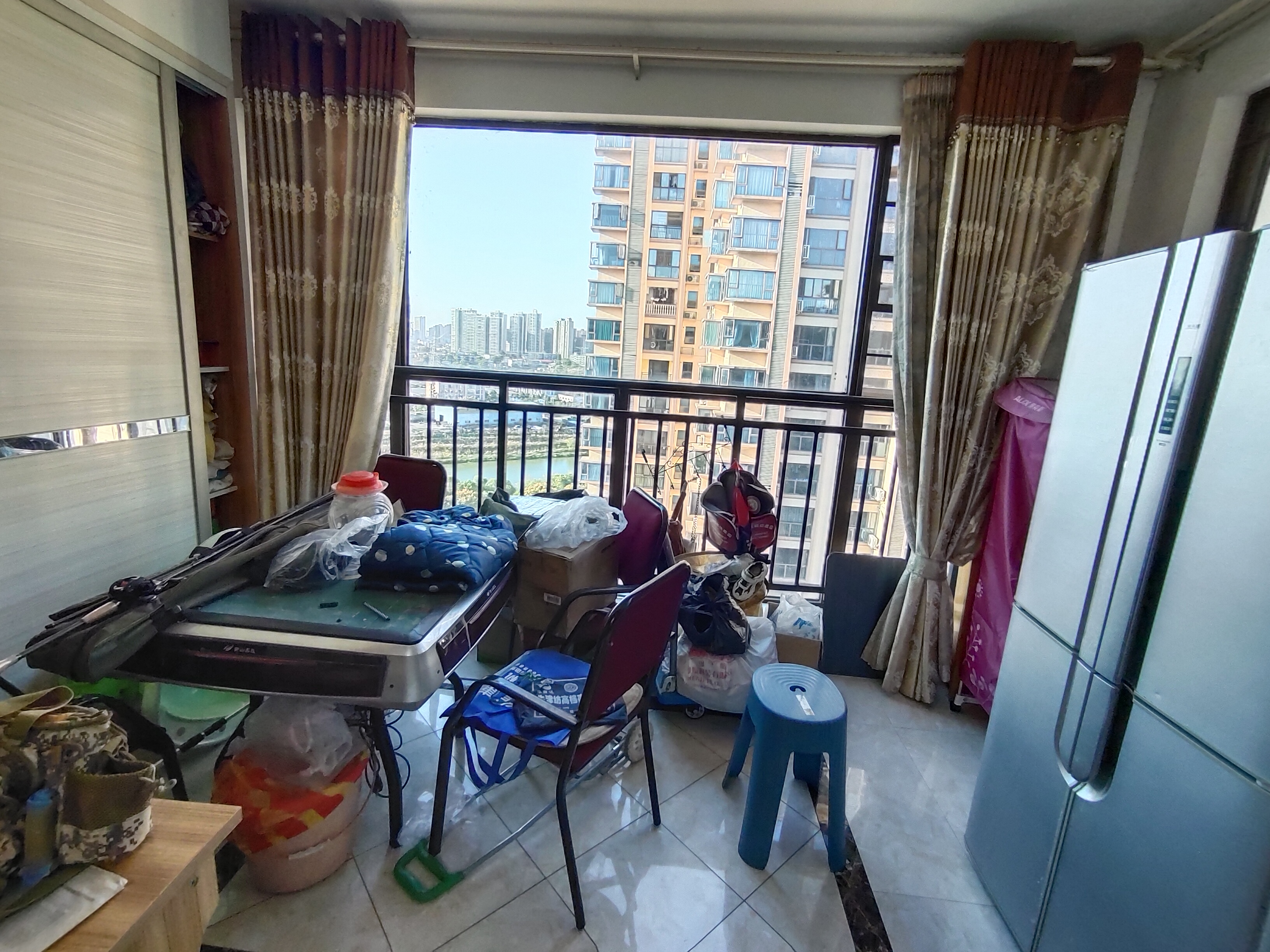 水岸花城(翠堤湾) 4室2厅2卫 56.80万 水岸花城(翠堤湾) 4室2厅2卫 56.80万室内图