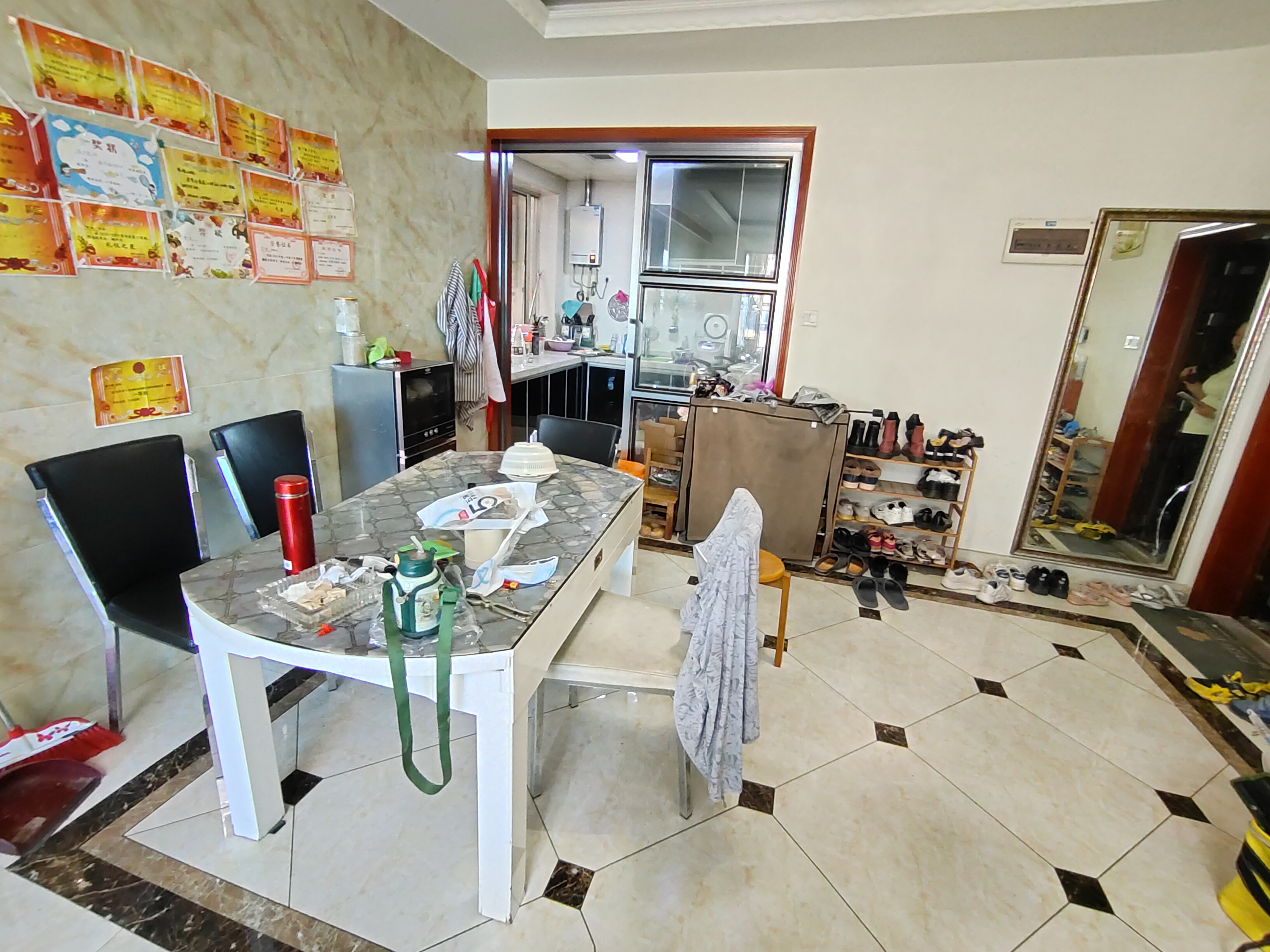 水岸花城(翠堤湾) 4室2厅2卫 56.80万 水岸花城(翠堤湾) 4室2厅2卫 56.80万室内图