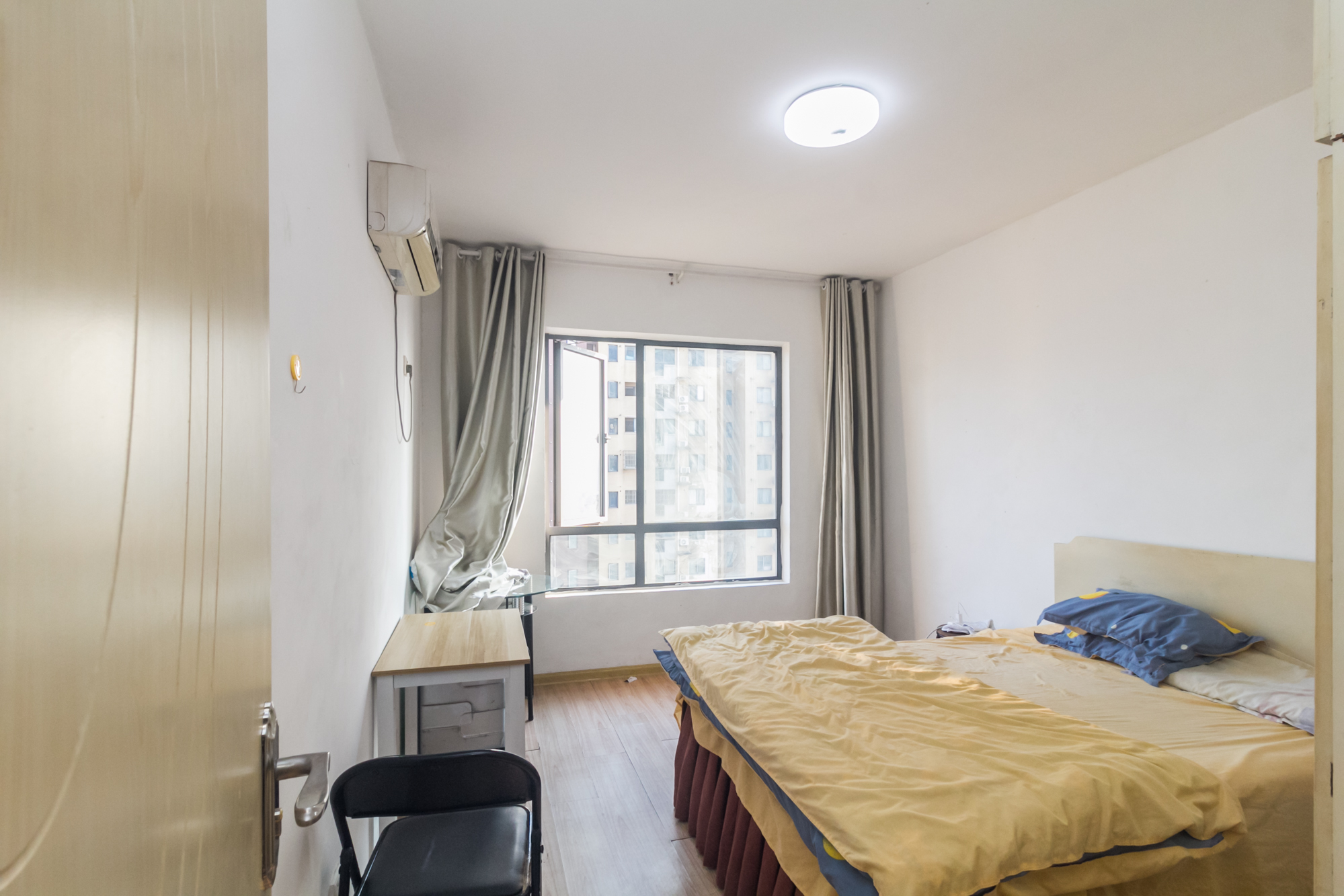 中国铁建国际城一期  2室2厅1卫    46.8万卧室