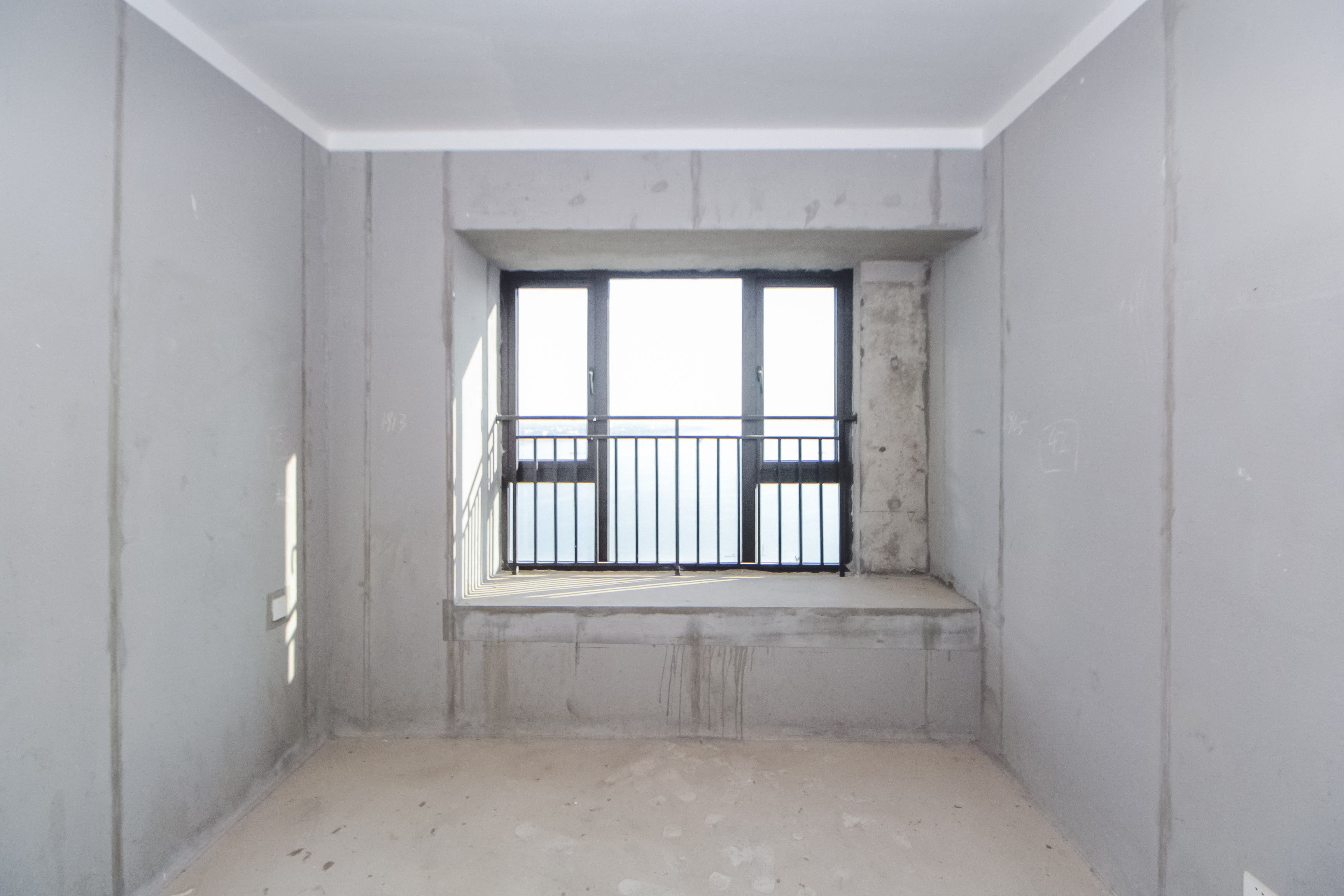 蓝光雍锦半岛  5室2厅3卫    380.0万卧室