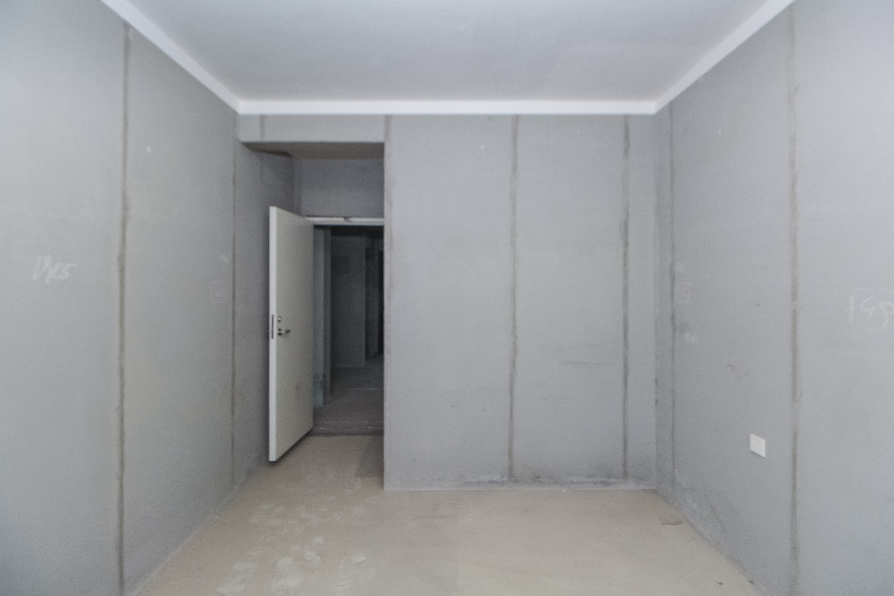 蓝光雍锦半岛  5室2厅3卫    380.0万卧室