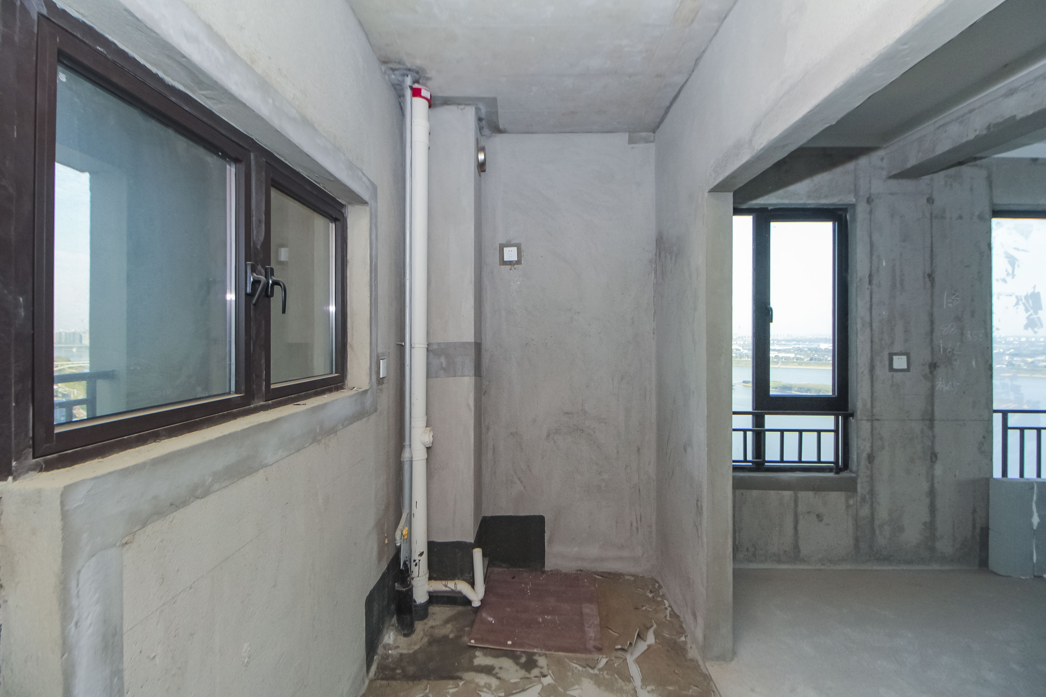 蓝光雍锦半岛  5室2厅3卫    380.0万厨房