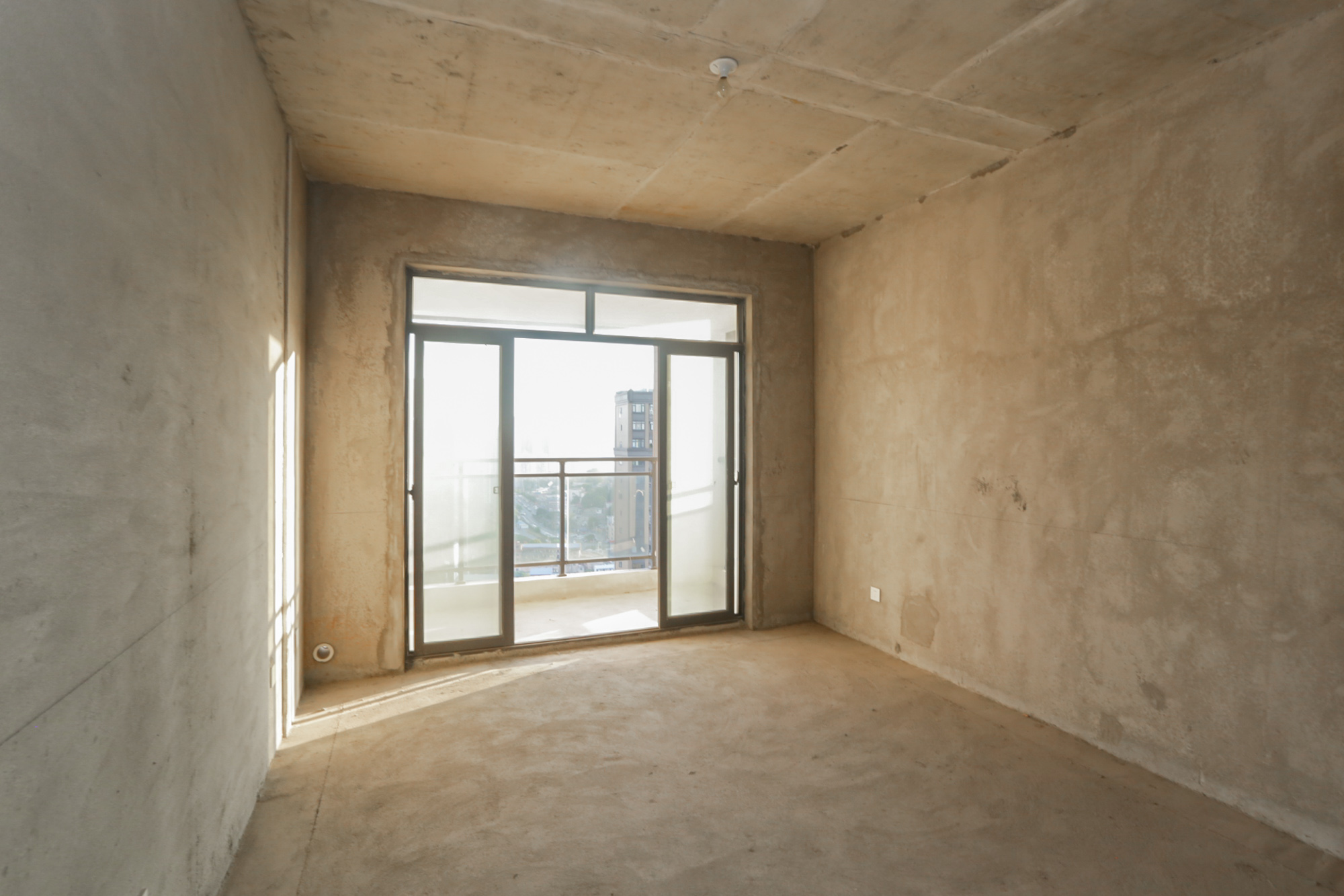 中央美郡  2室1厅1卫    102.0万客厅