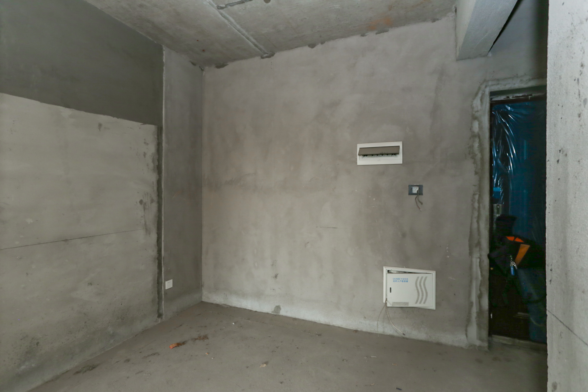 中央美郡  2室1厅1卫    102.0万客厅