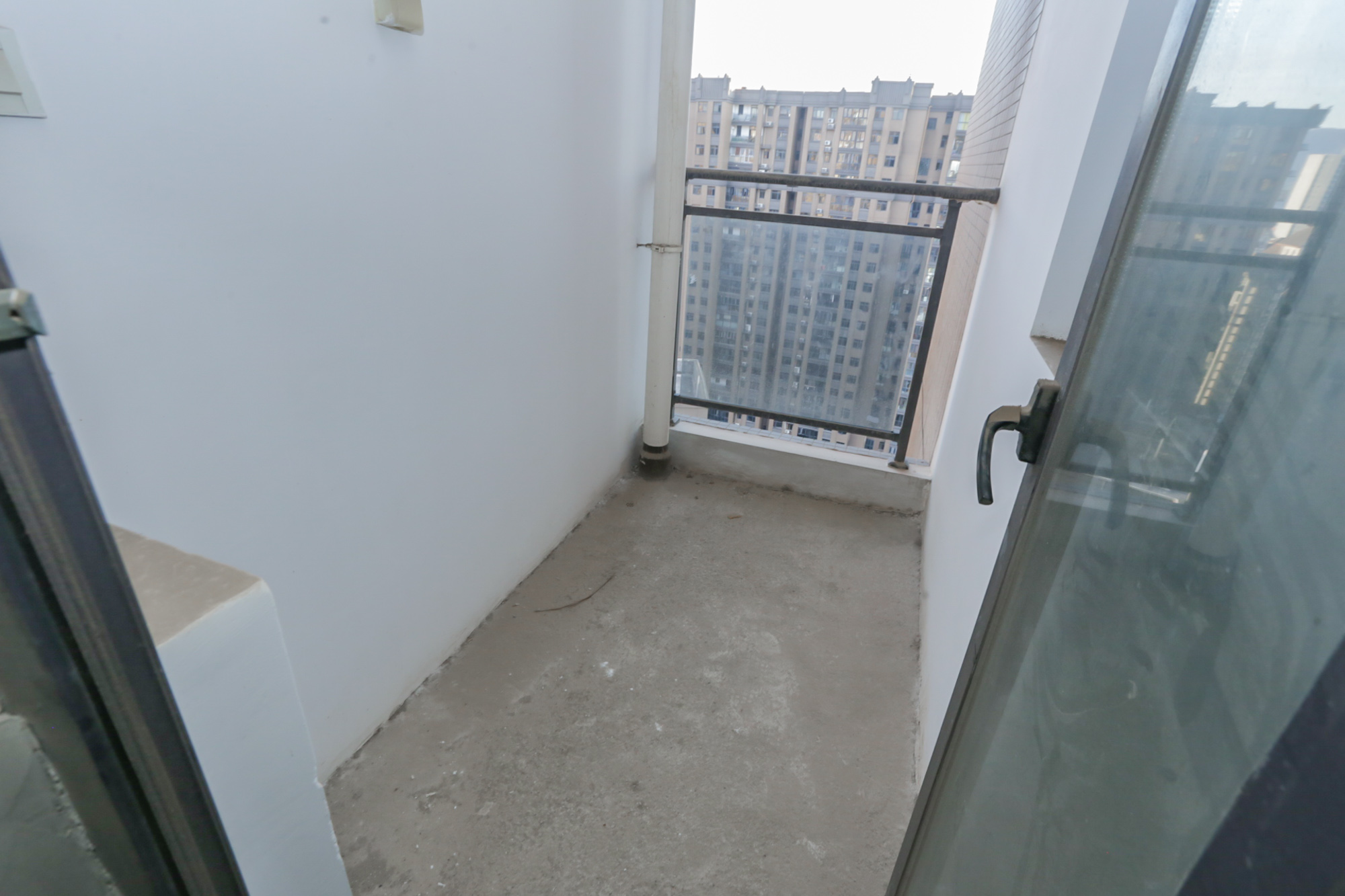 中央美郡  2室1厅1卫    102.0万其他