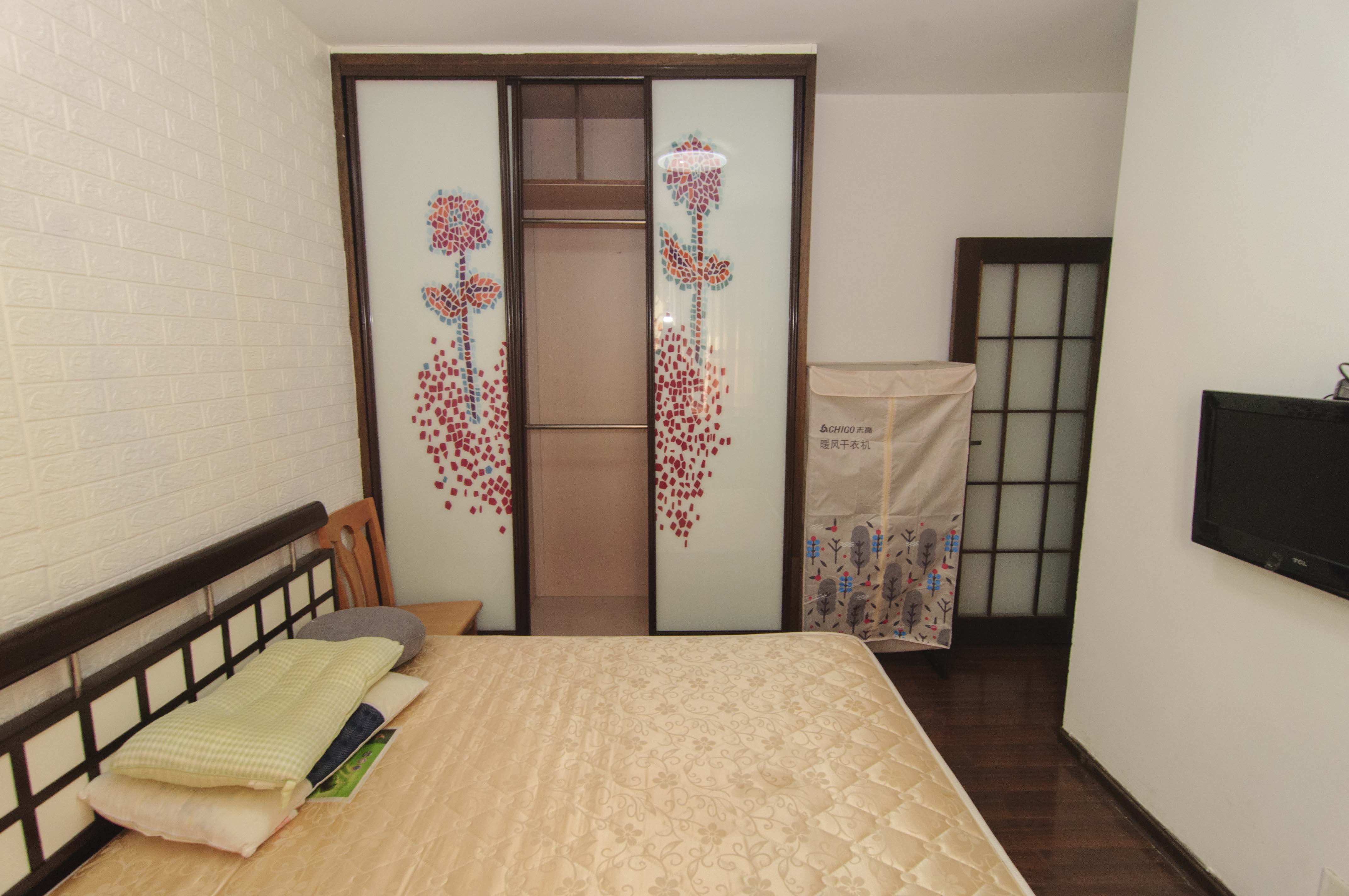巧克力空间（建鸿达现代大厦）  2室2厅1卫   53.50万卧室