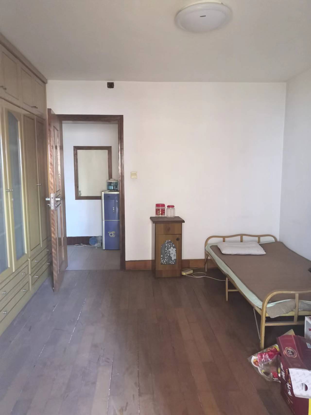 老地税局单位房 4室0厅0卫 65.0万 老地税局单位房 4室0厅0卫 65.0万室内图