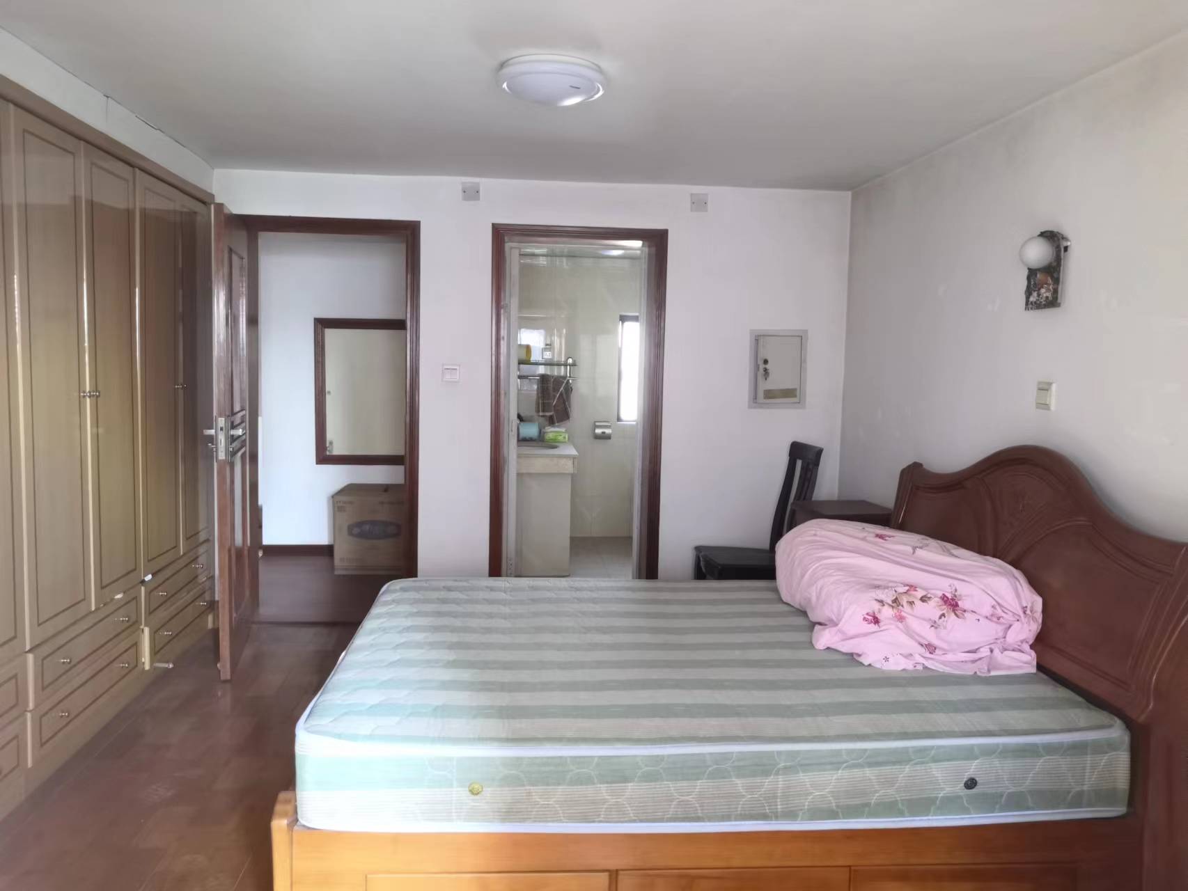 老地税局单位房 4室0厅0卫 65.0万 老地税局单位房 4室0厅0卫 65.0万室内图