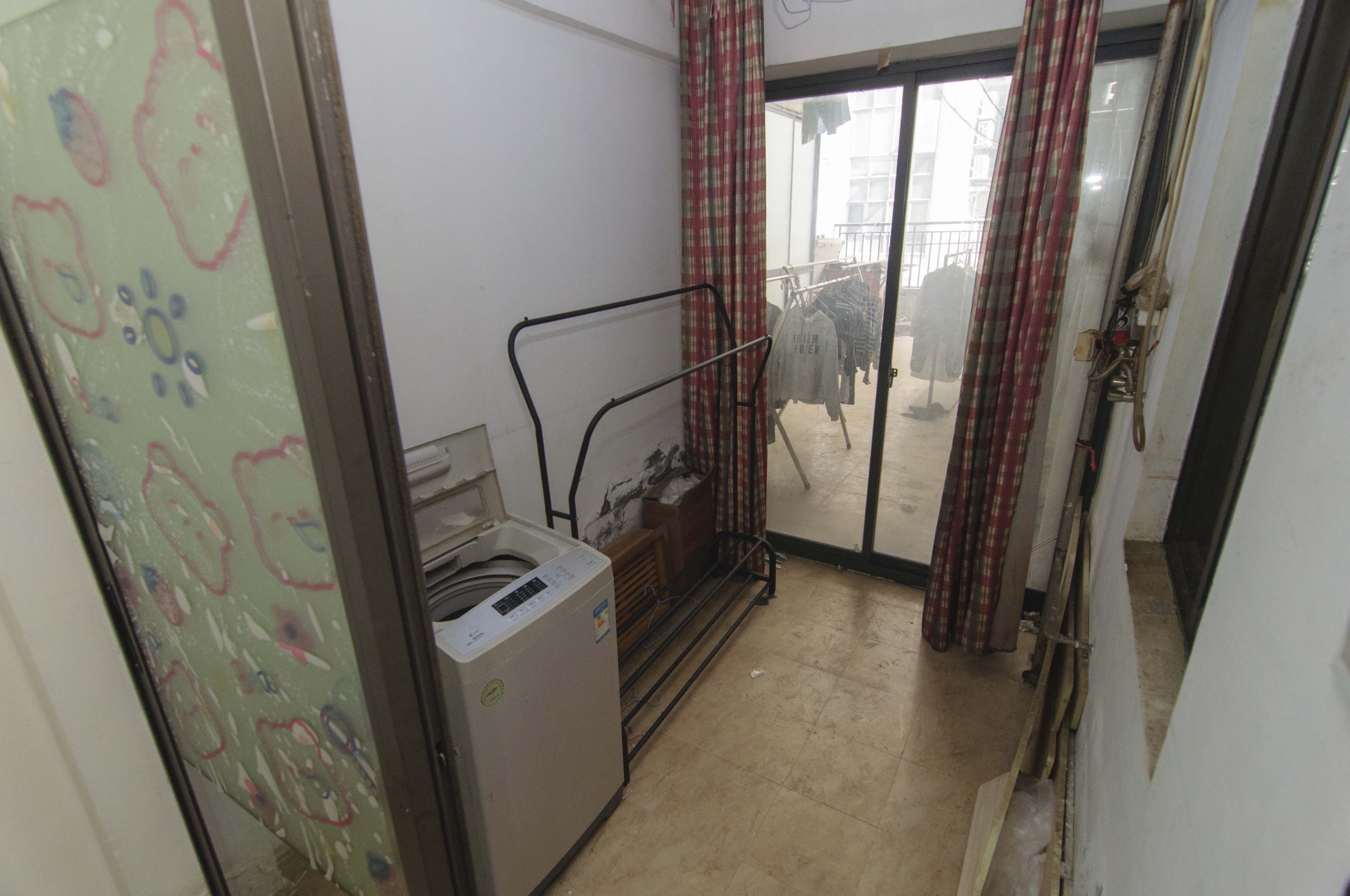 摩天一号  1室1厅1卫   52.00万阳台