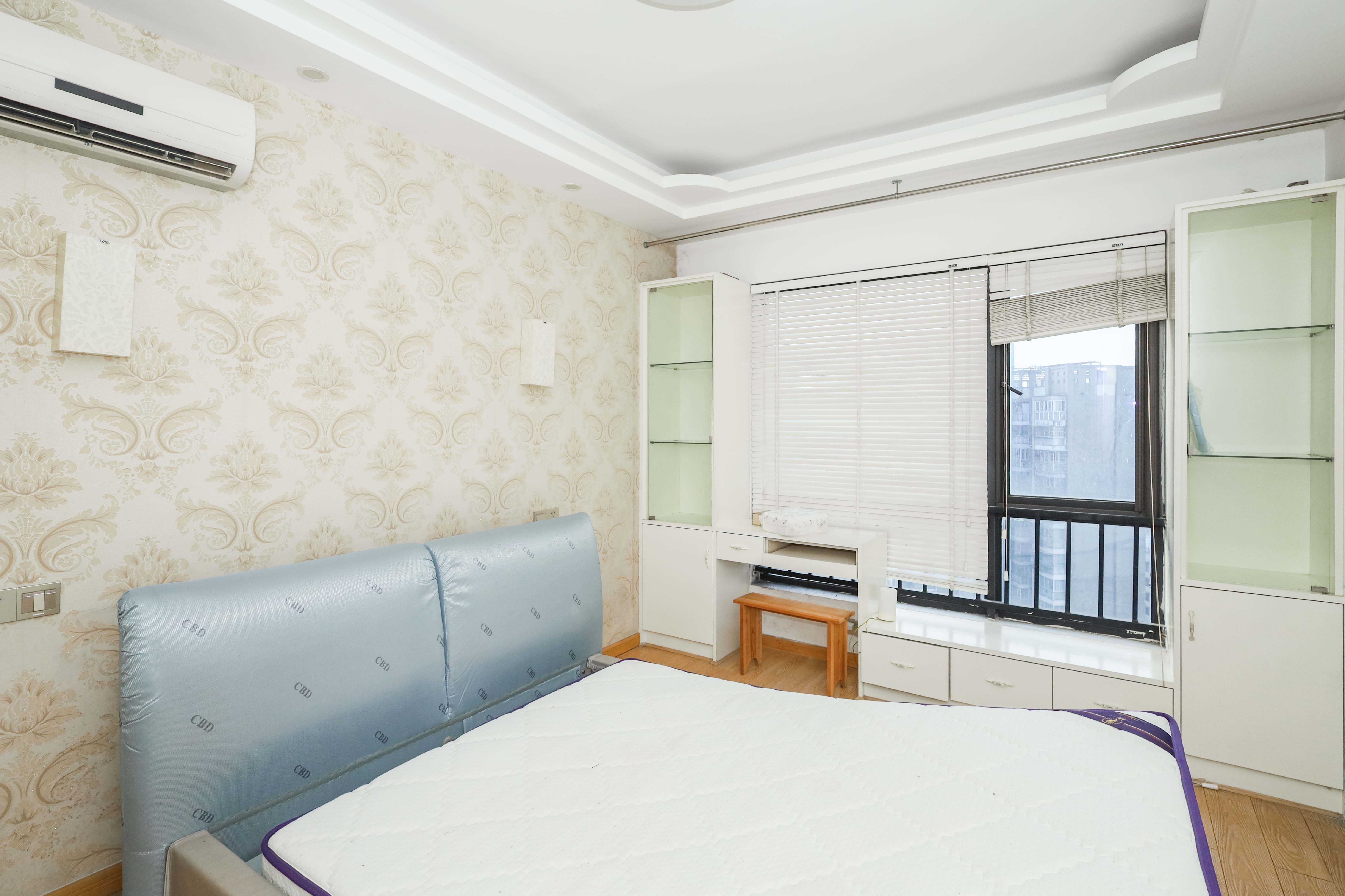 达美D6区  1室1厅1卫   50.00万卧室