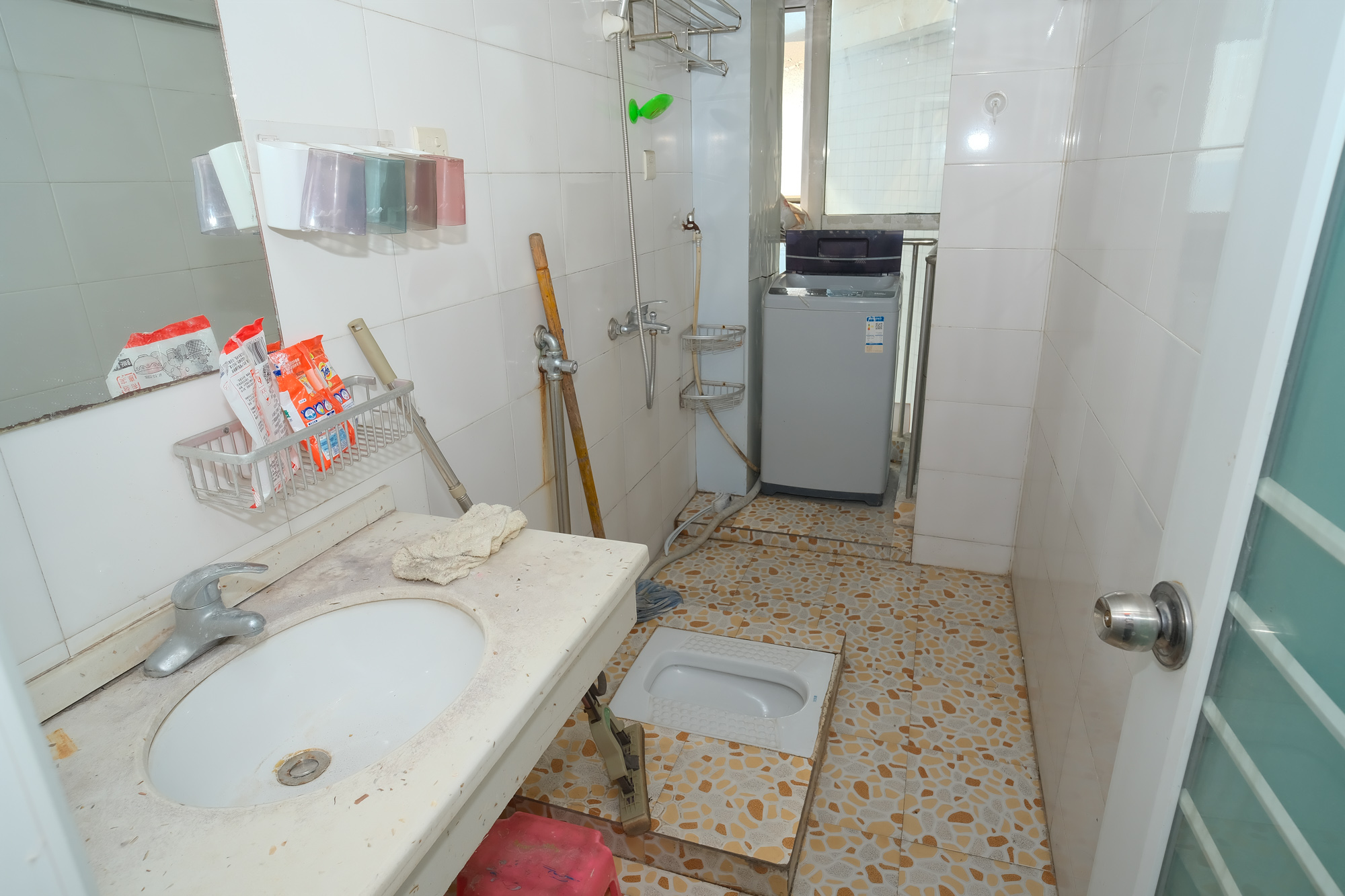 晶华美地  2室1厅1卫   45.00万卫生间
