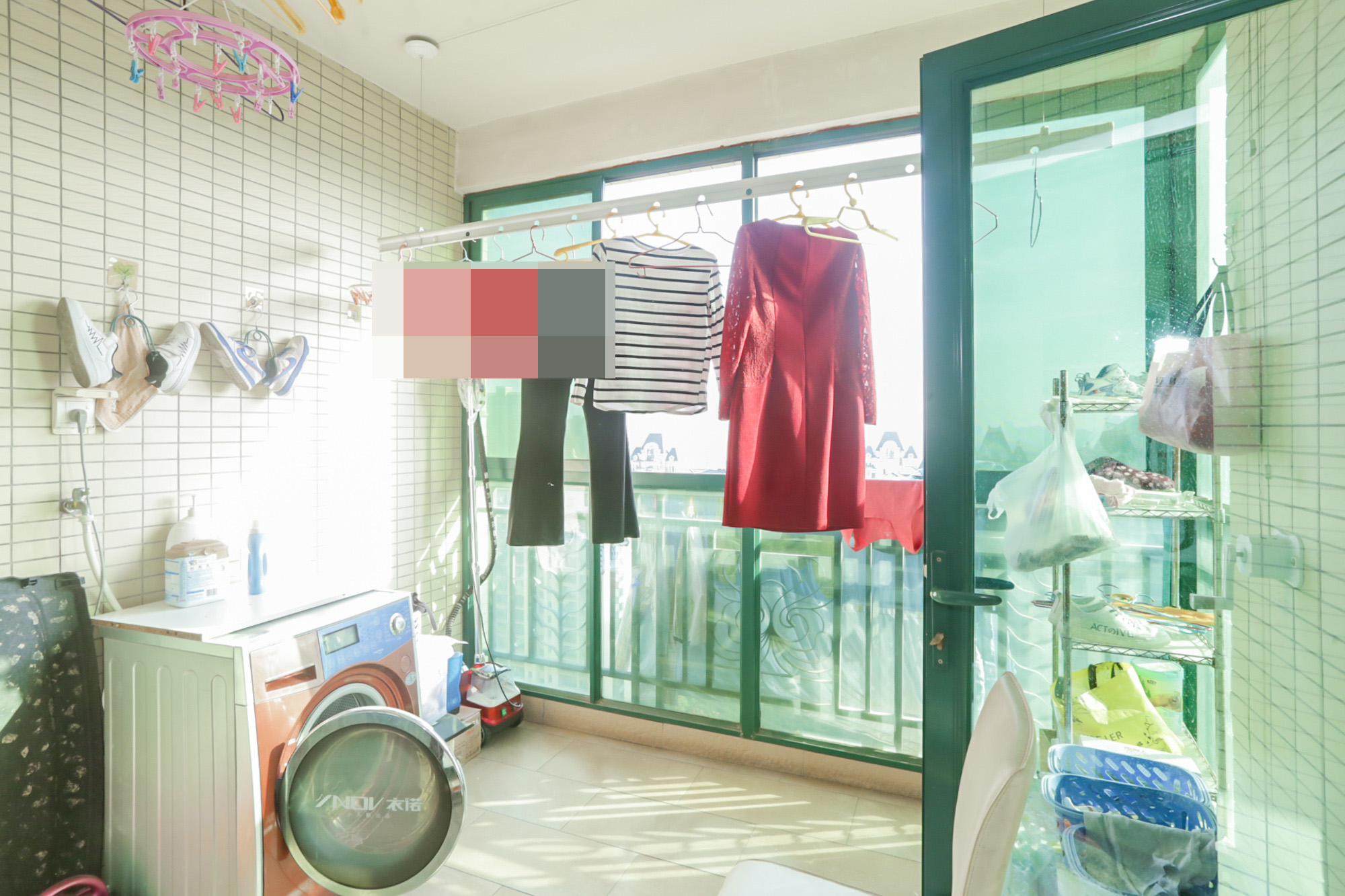 恒大华府  4室2厅2卫   295.00万阳台