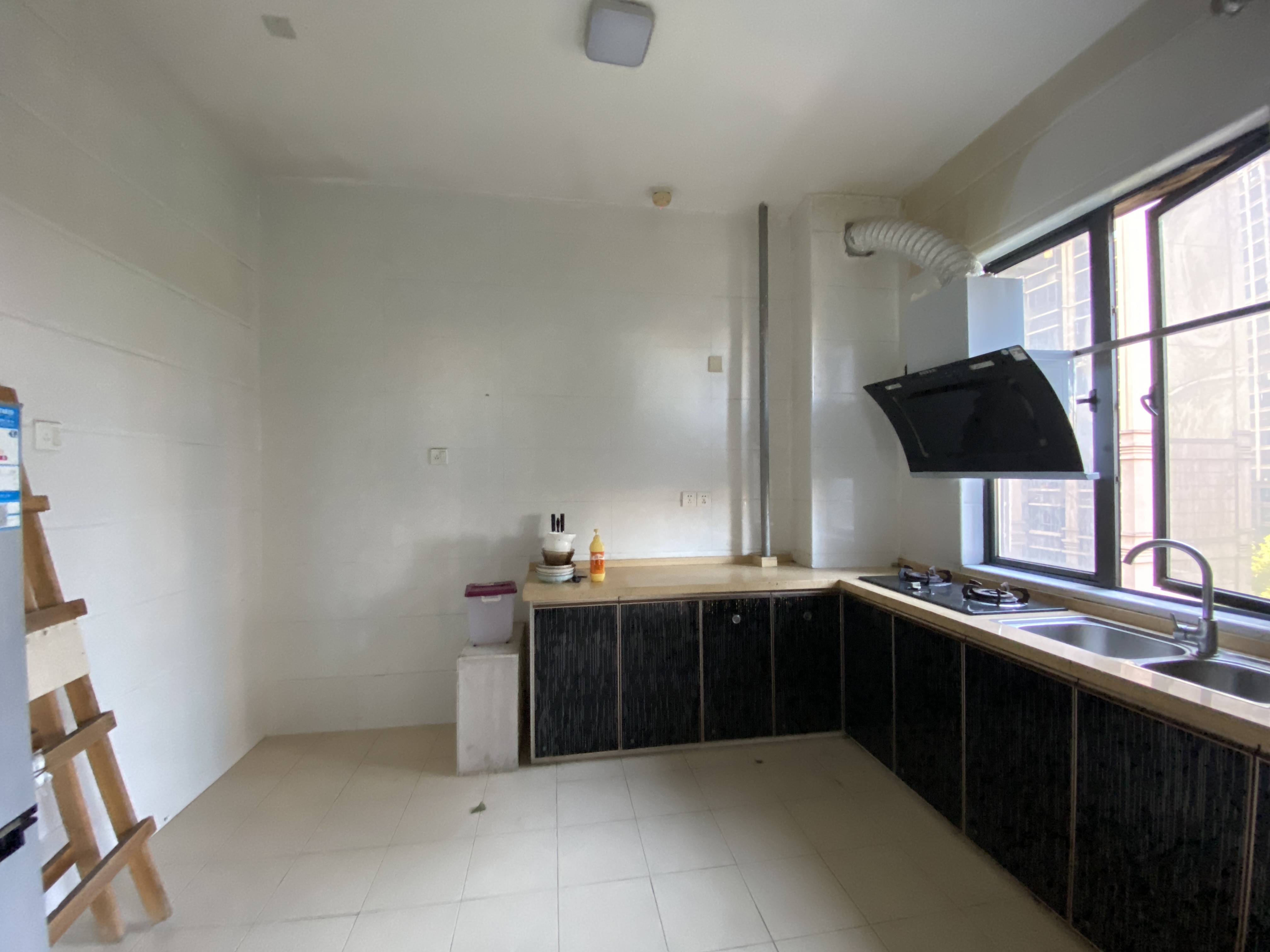 经世龙城  4室2厅2卫    88.0万 经世龙城  4室2厅2卫    88.0万室内图