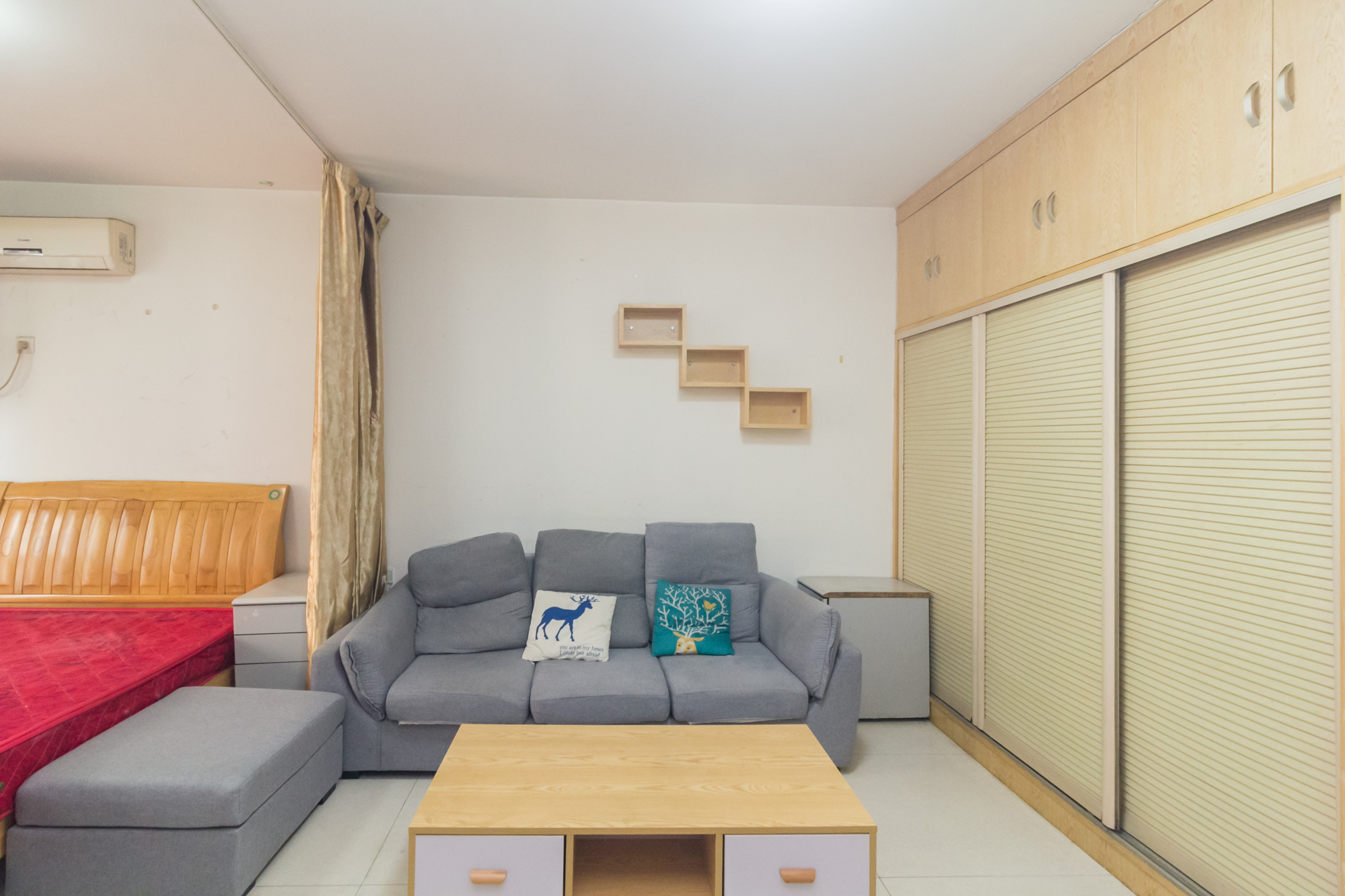 时代星城  1室1厅1卫    19.6万客厅