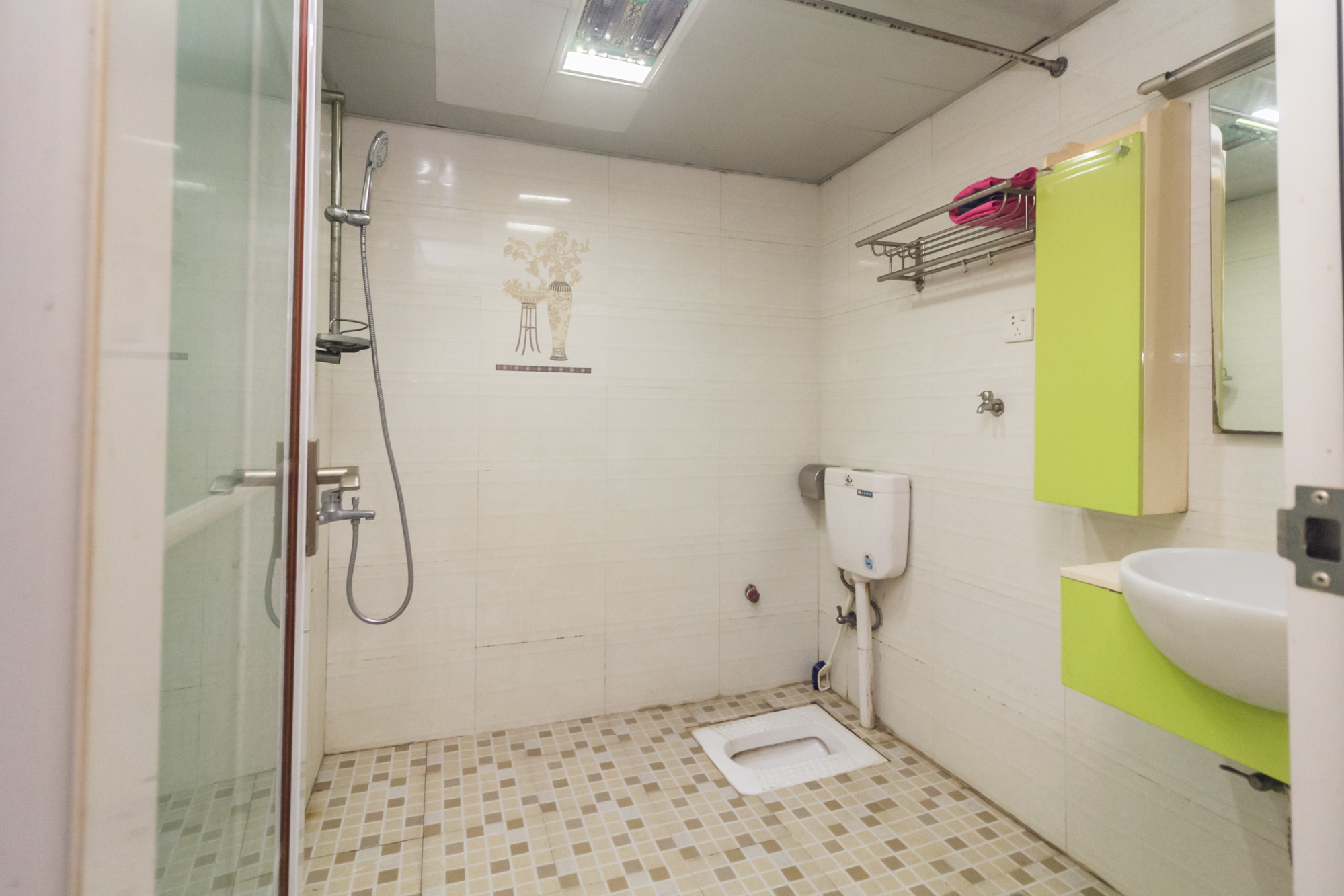 时代星城  1室1厅1卫    19.6万卫生间