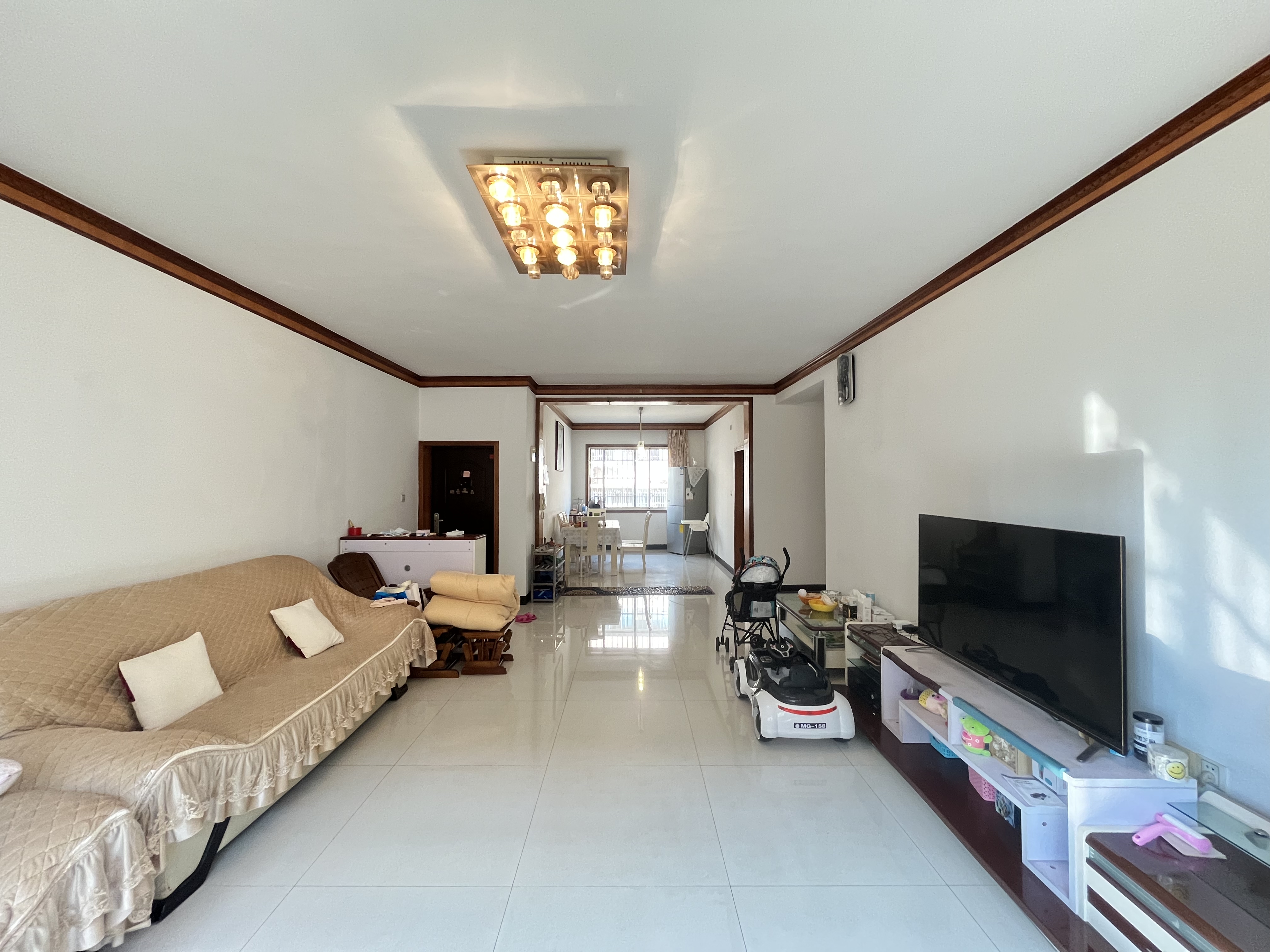 天台小区  5室2厅2卫   68.00万室内图