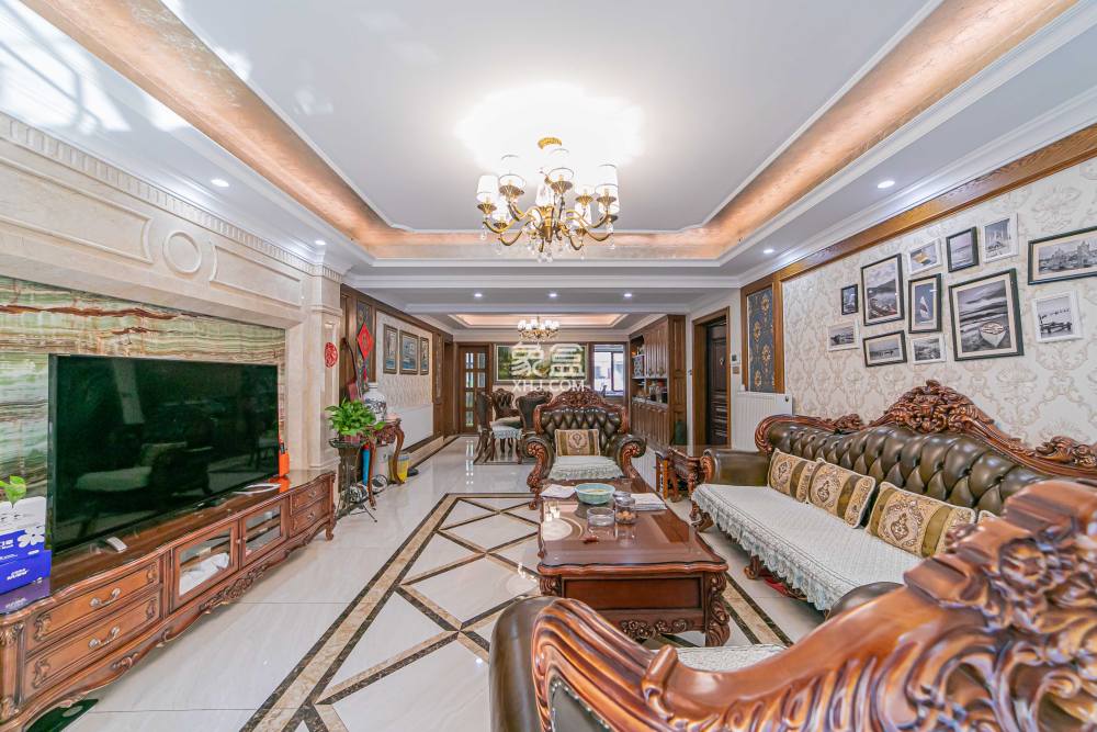 海伦春天  5室3厅2卫    318.0万