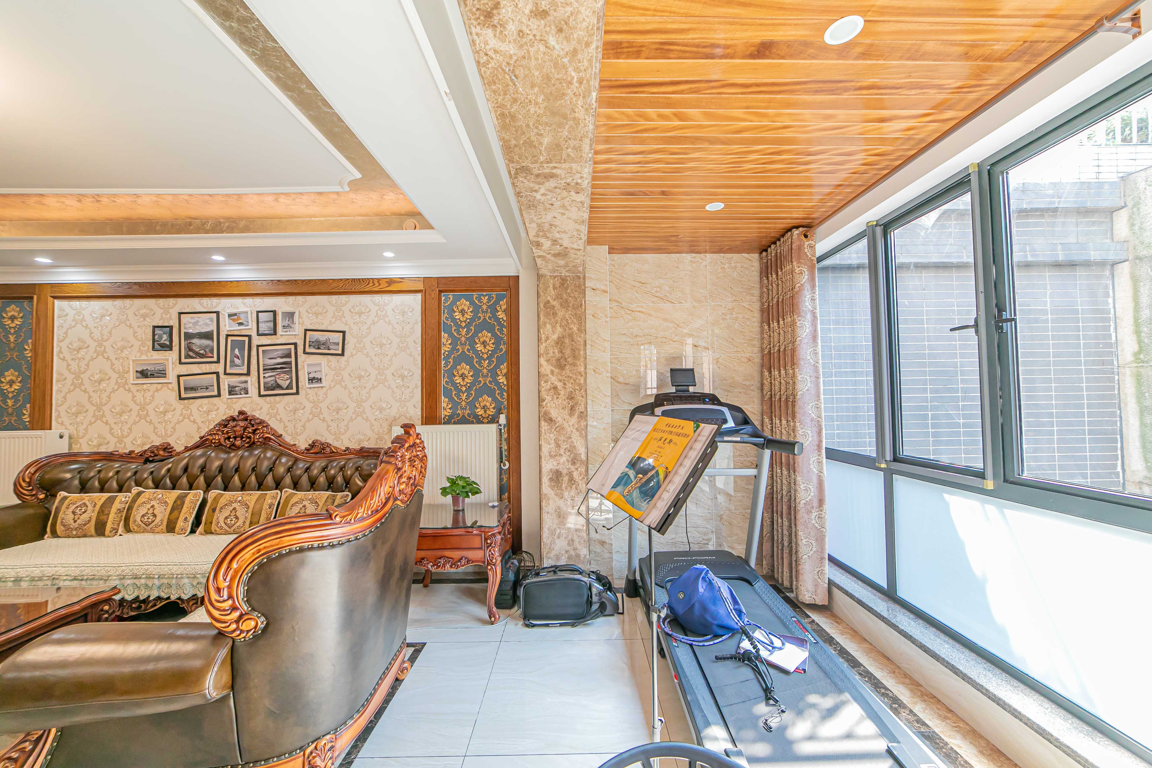 海伦春天  5室3厅2卫    318.0万 海伦春天  5室3厅2卫    318.0万阳台