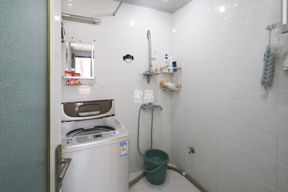 郡原廣場(chǎng)  2室1廳1衛(wèi)   67.00萬(wàn)