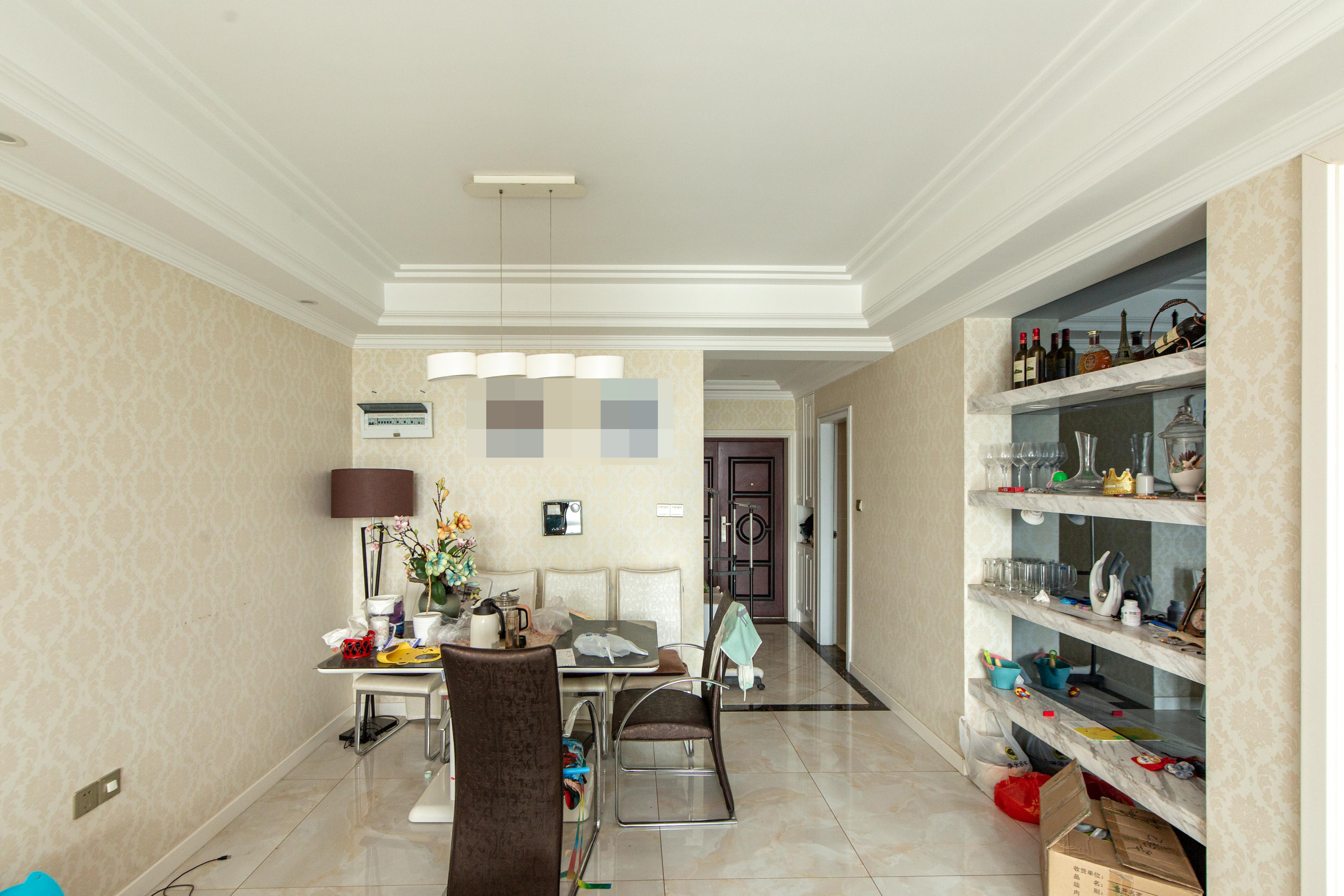 新城新世界一二三期  2室2厅1卫    107.0万客厅