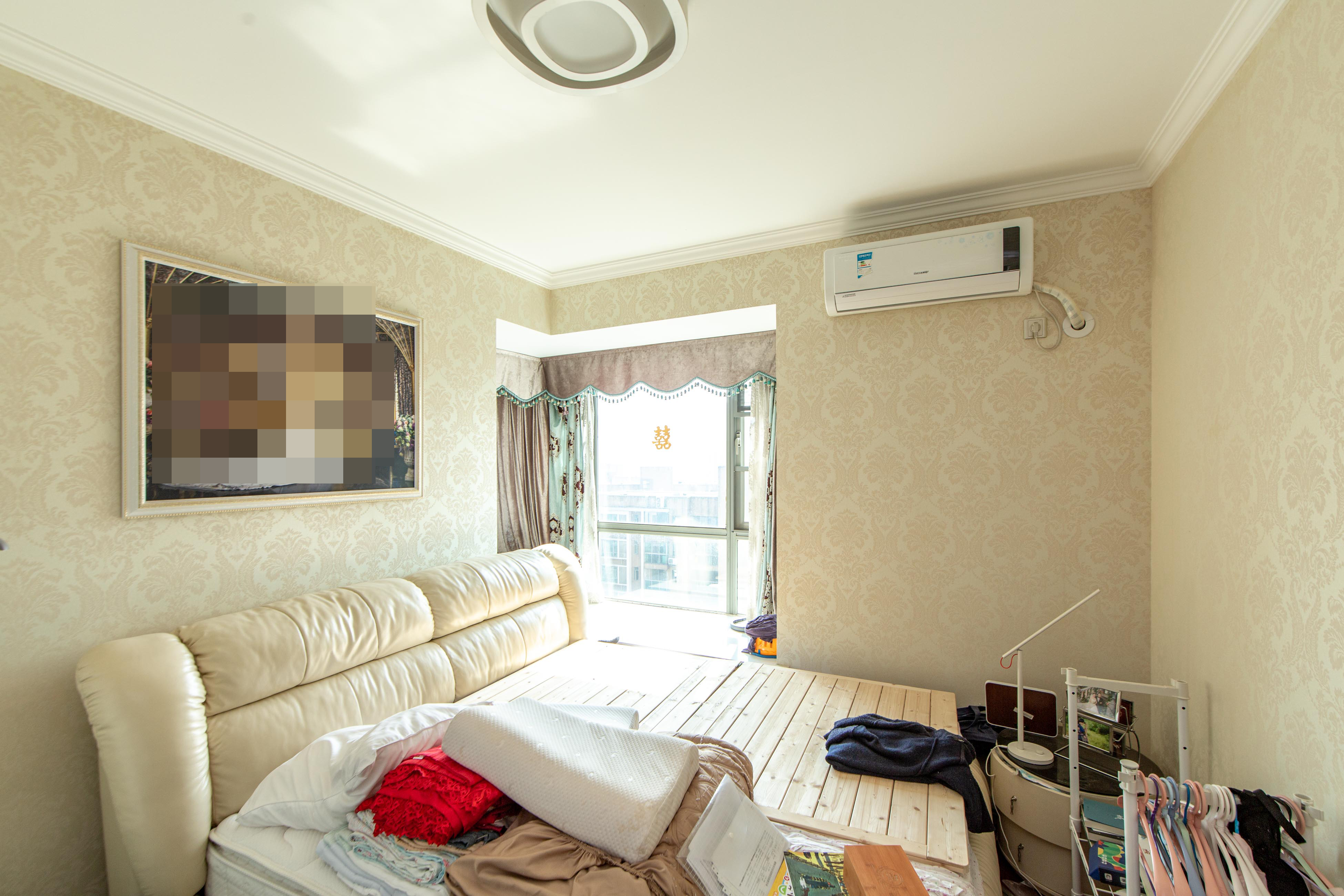 新城新世界一二三期  2室2厅1卫    107.0万卧室