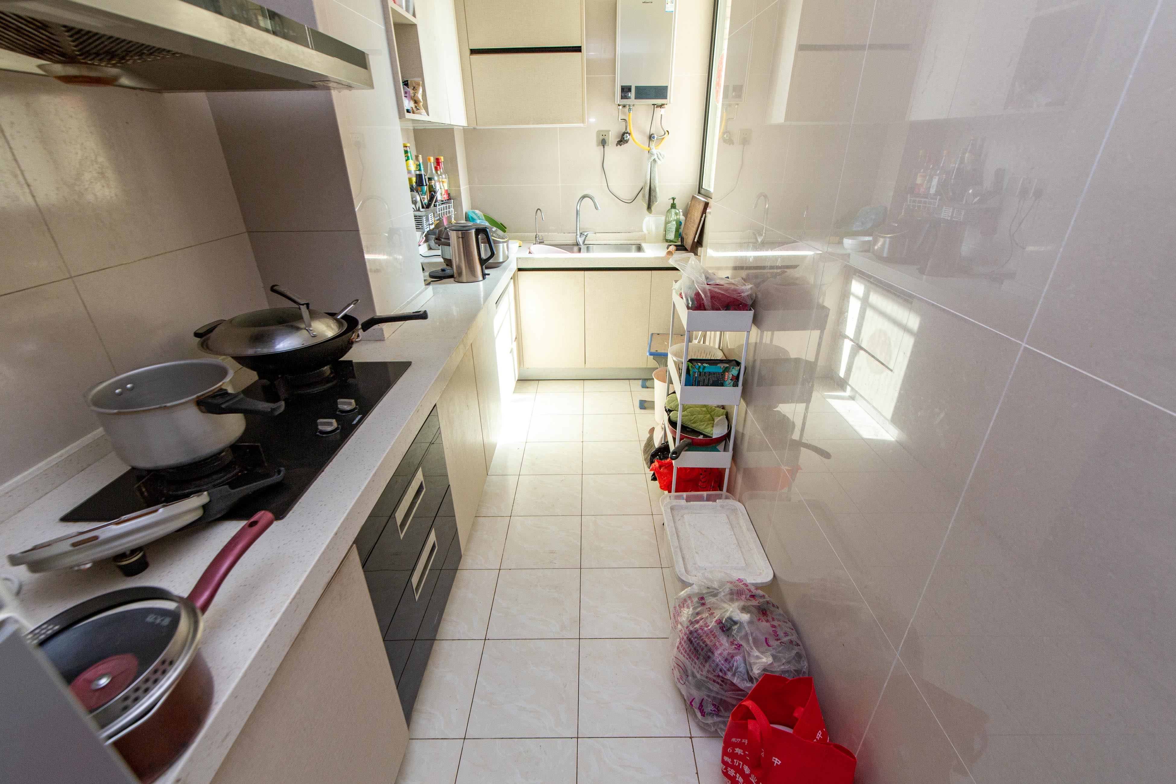 新城新世界一二三期  2室2厅1卫    107.0万厨房