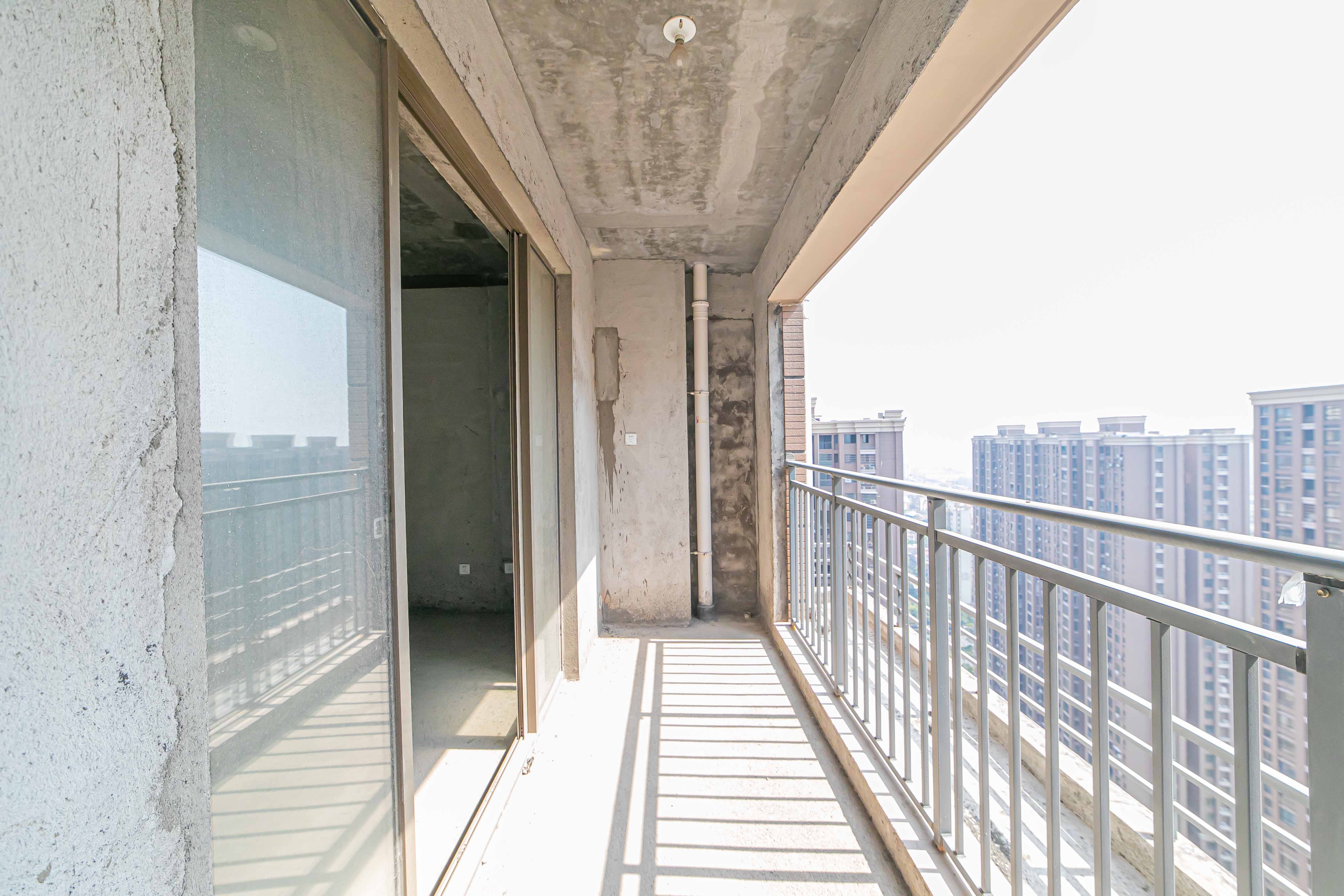 家和院 4室2厅2卫 76.80万 家和院 4室2厅2卫 76.80万阳台