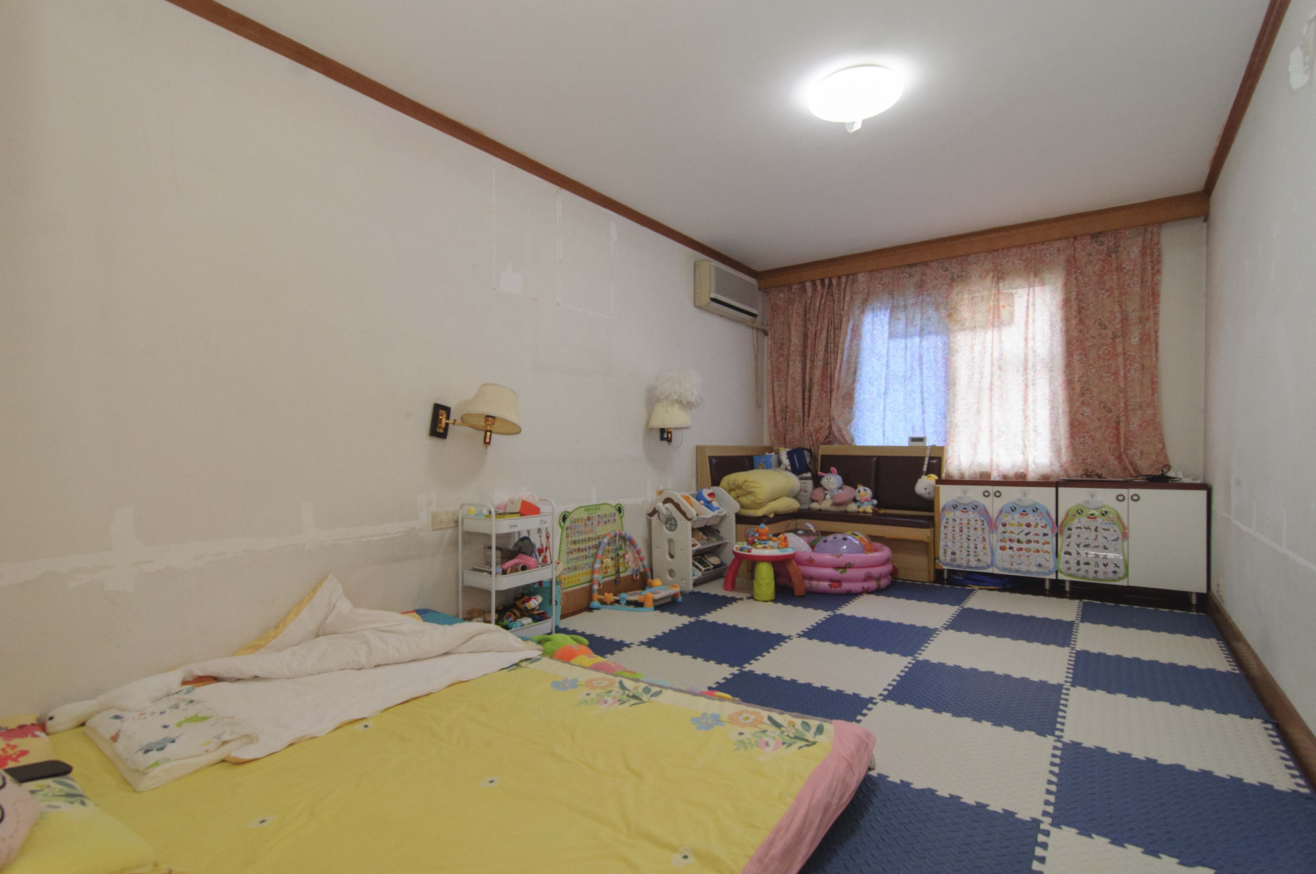 耕耘圃  3室1厅1卫   118.00万卧室
