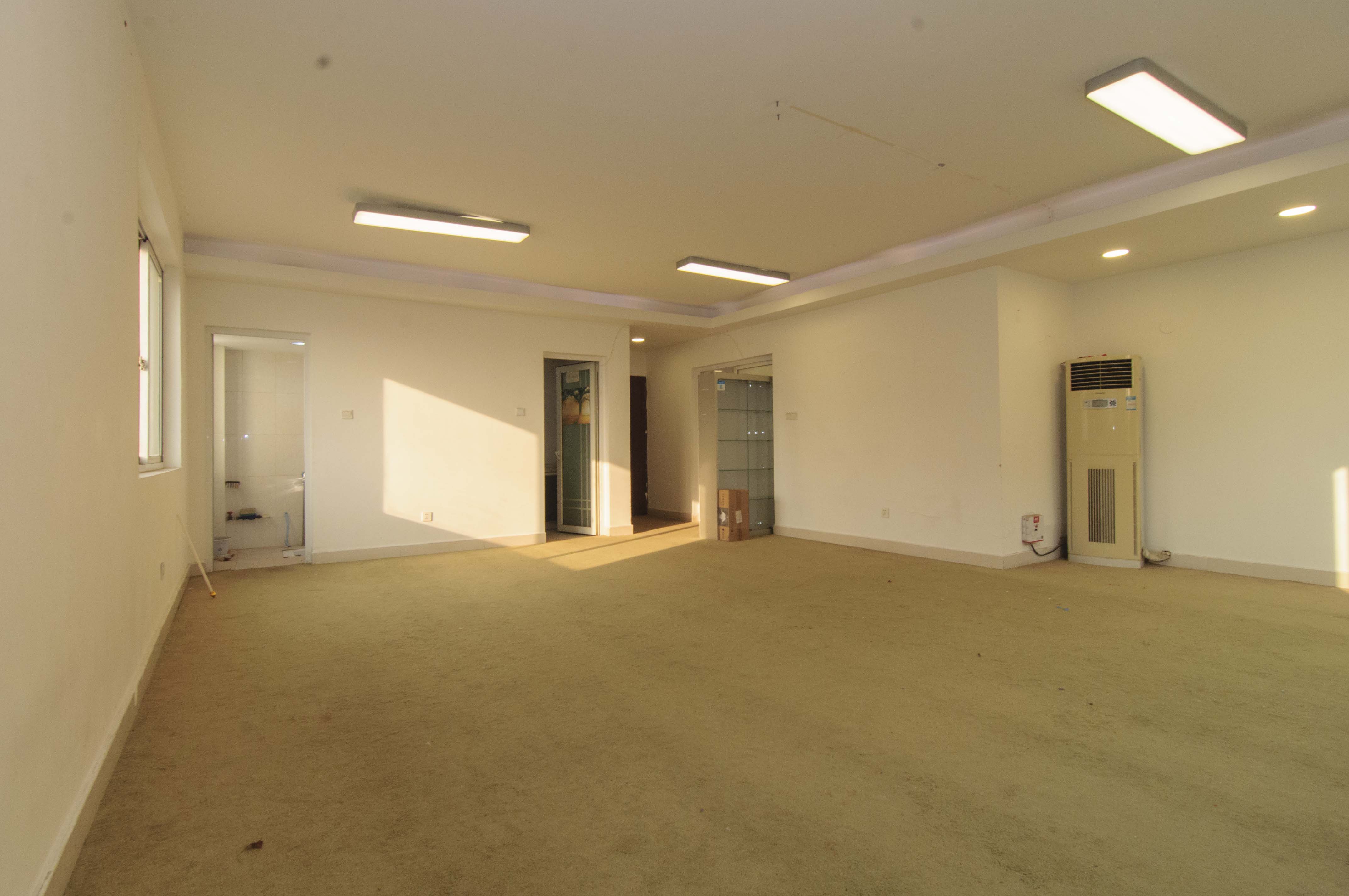 巧克力空间（建鸿达现代大厦）  2室2厅1卫   66.00万客厅