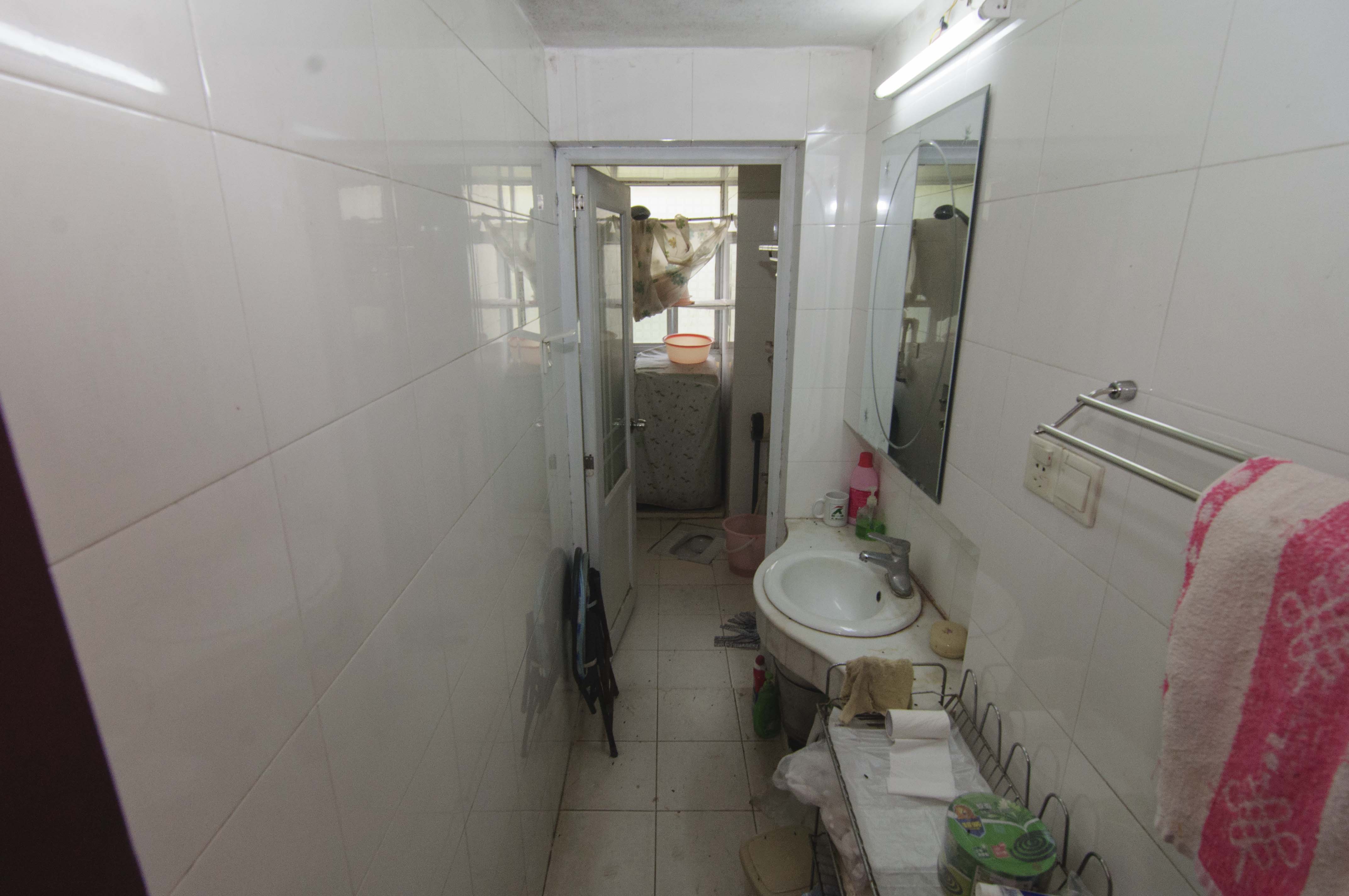 湖南石油化學(xué)工業(yè)局小區(qū)（侯家塘化工廳）  3室2廳1衛(wèi)    56.5萬衛(wèi)生間