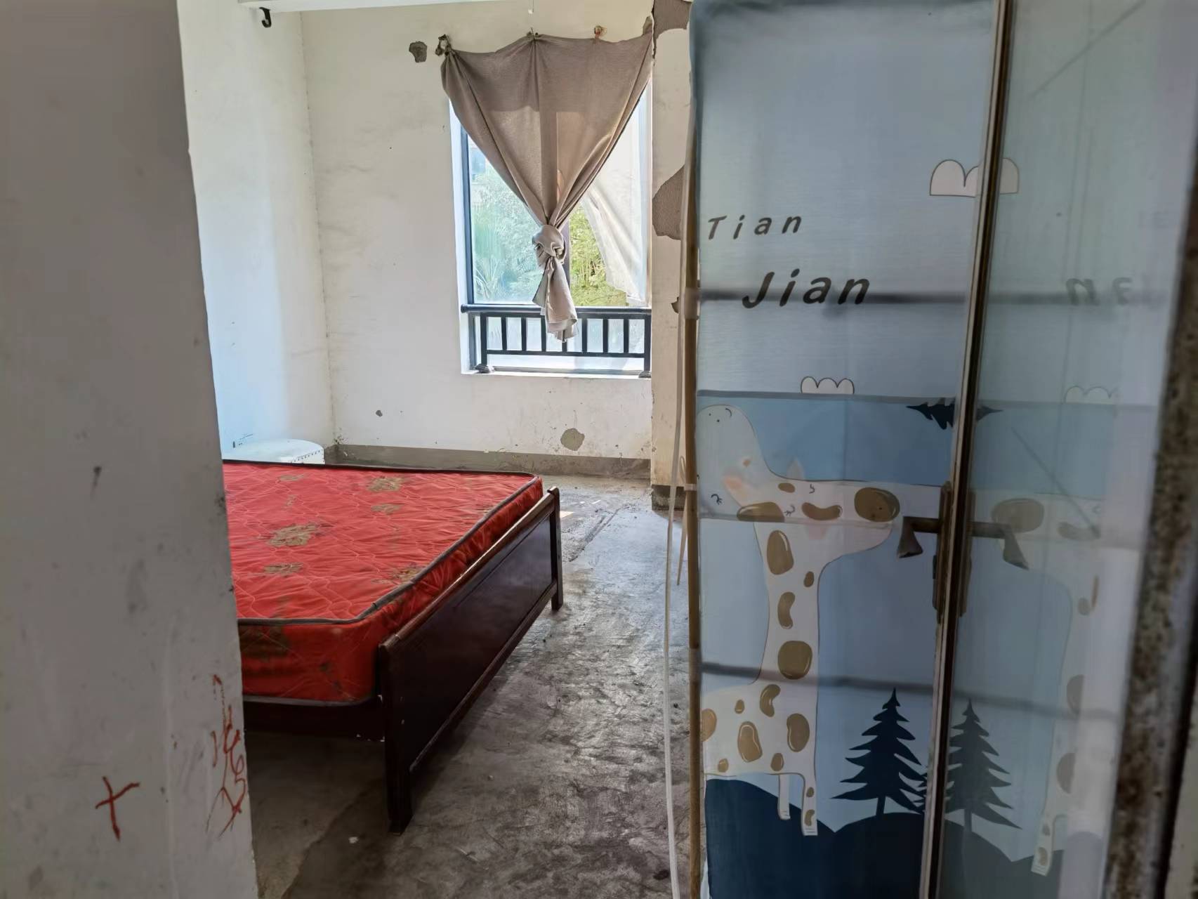 泰山公馆 2室2厅1卫 60.00万 泰山公馆 2室2厅1卫 60.00万室内图