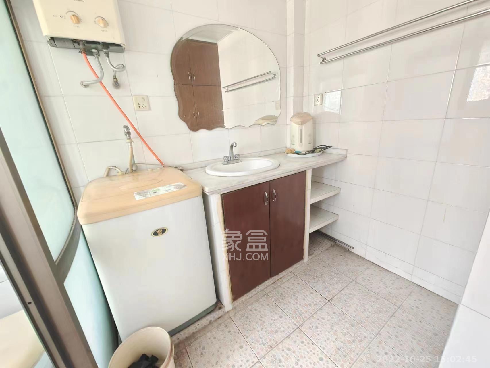 南苑花园  3室2厅1卫   2200.00元/月室内图