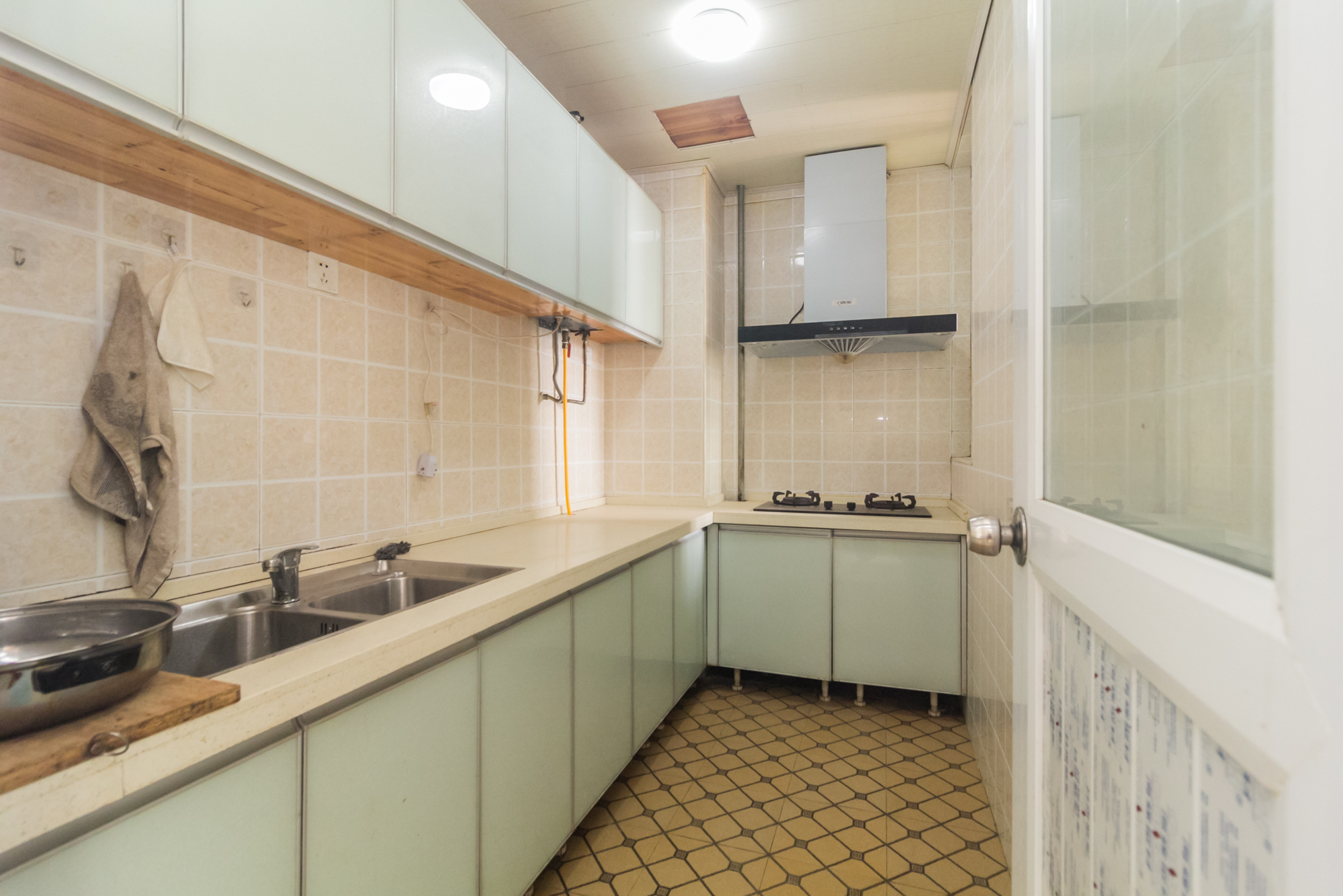 光明城市(星辰青年城) 2室2厅1卫 39.8万 光明城市(星辰青年城) 2室2厅1卫 39.8万厨房