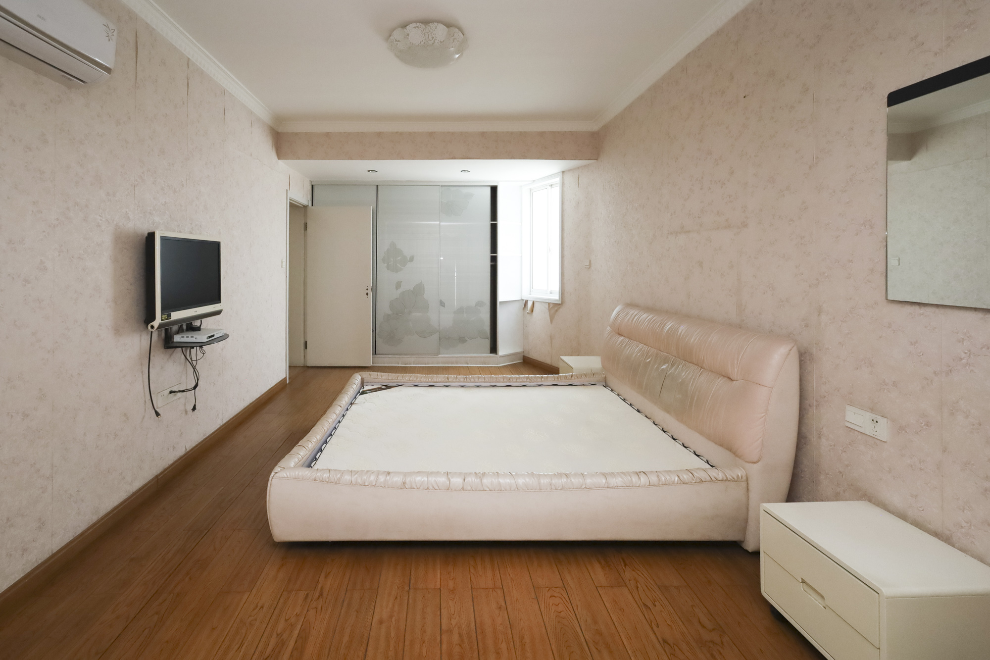 风华四季园  3室2厅2卫    129.0万卧室