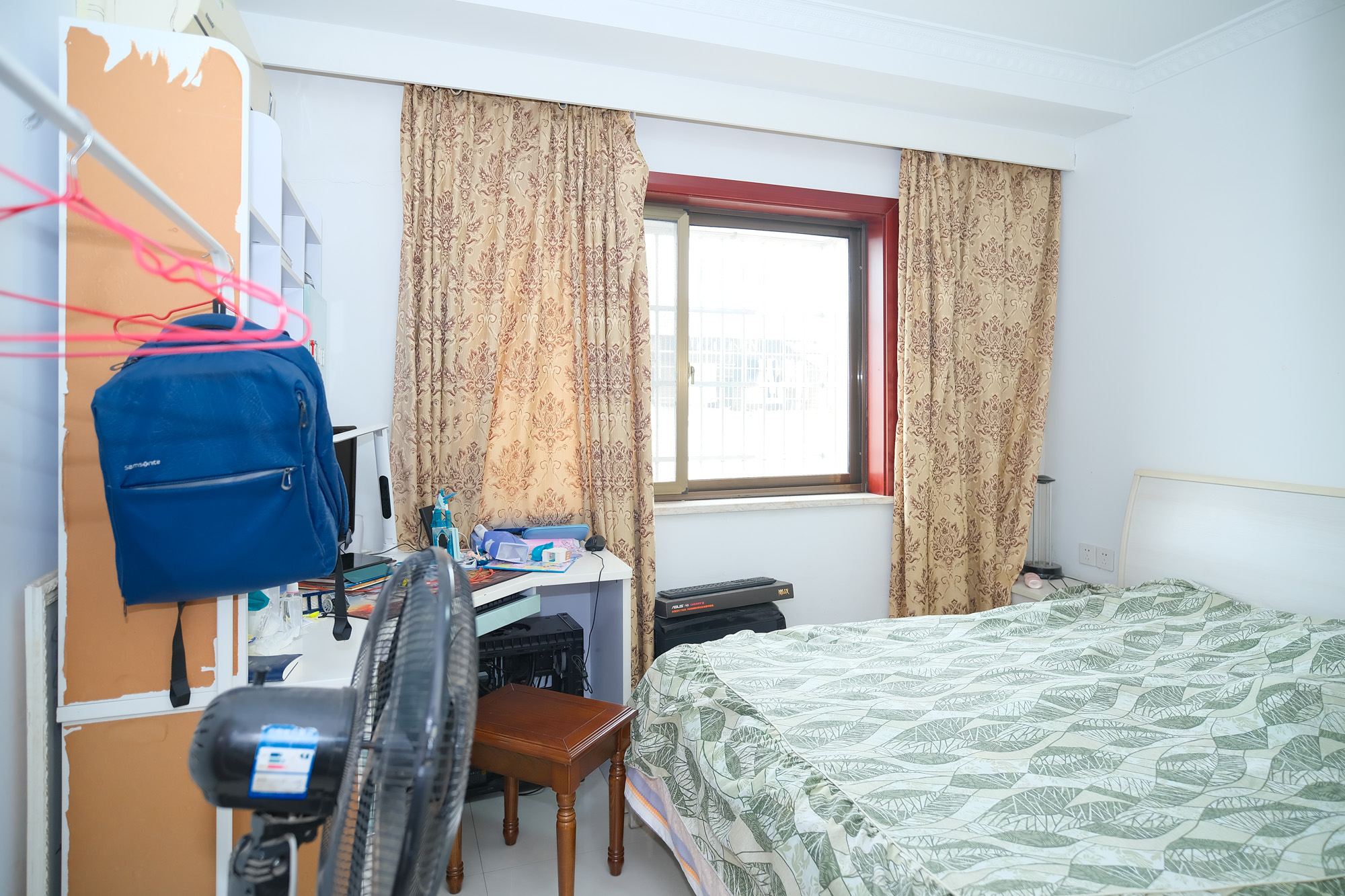 金鹰机电大市场 4室2厅1卫 91.0万 金鹰机电大市场 4室2厅1卫 91.0万卧室