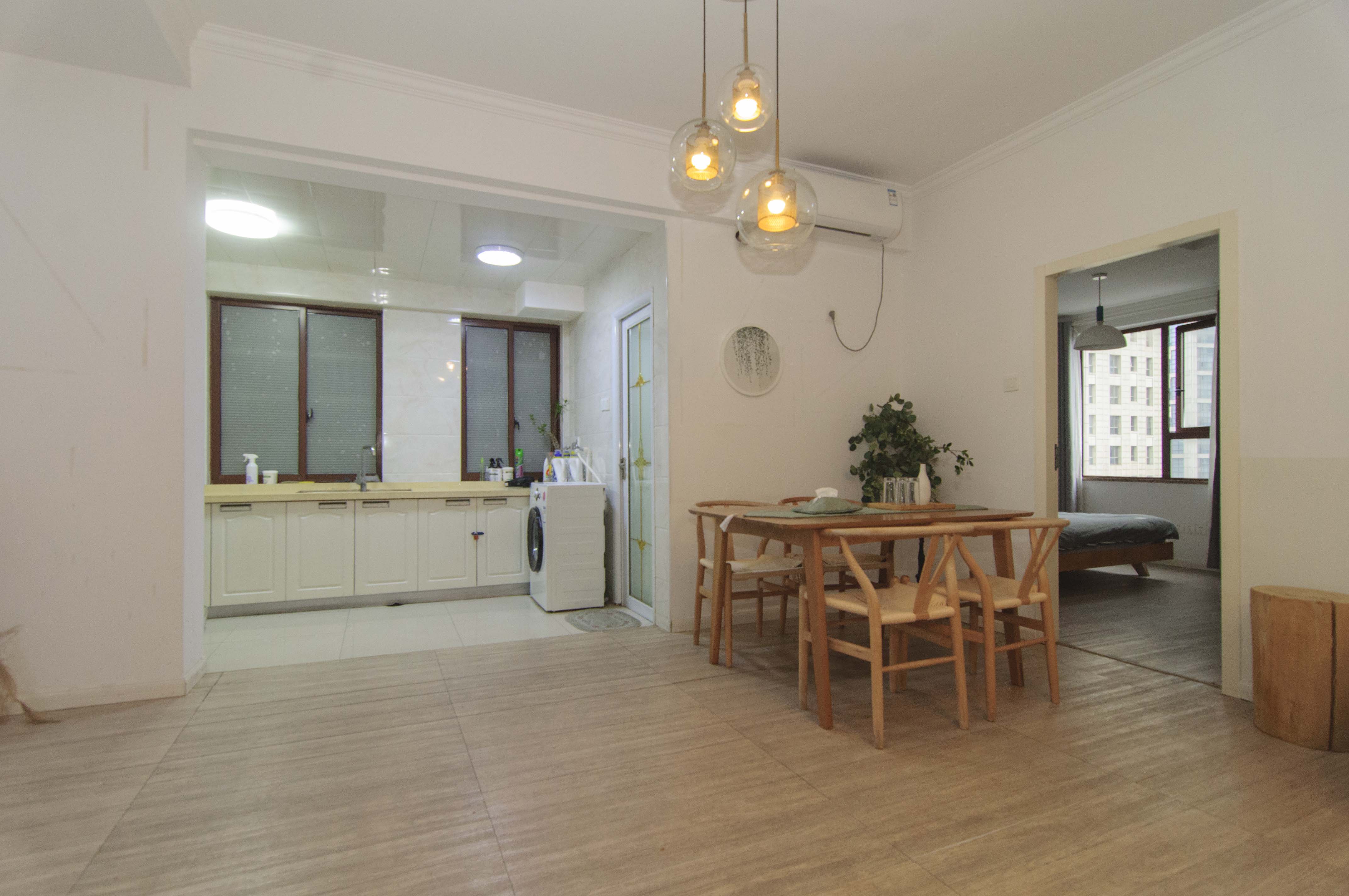 汇源大厦  2室2厅1卫    135.0万客厅