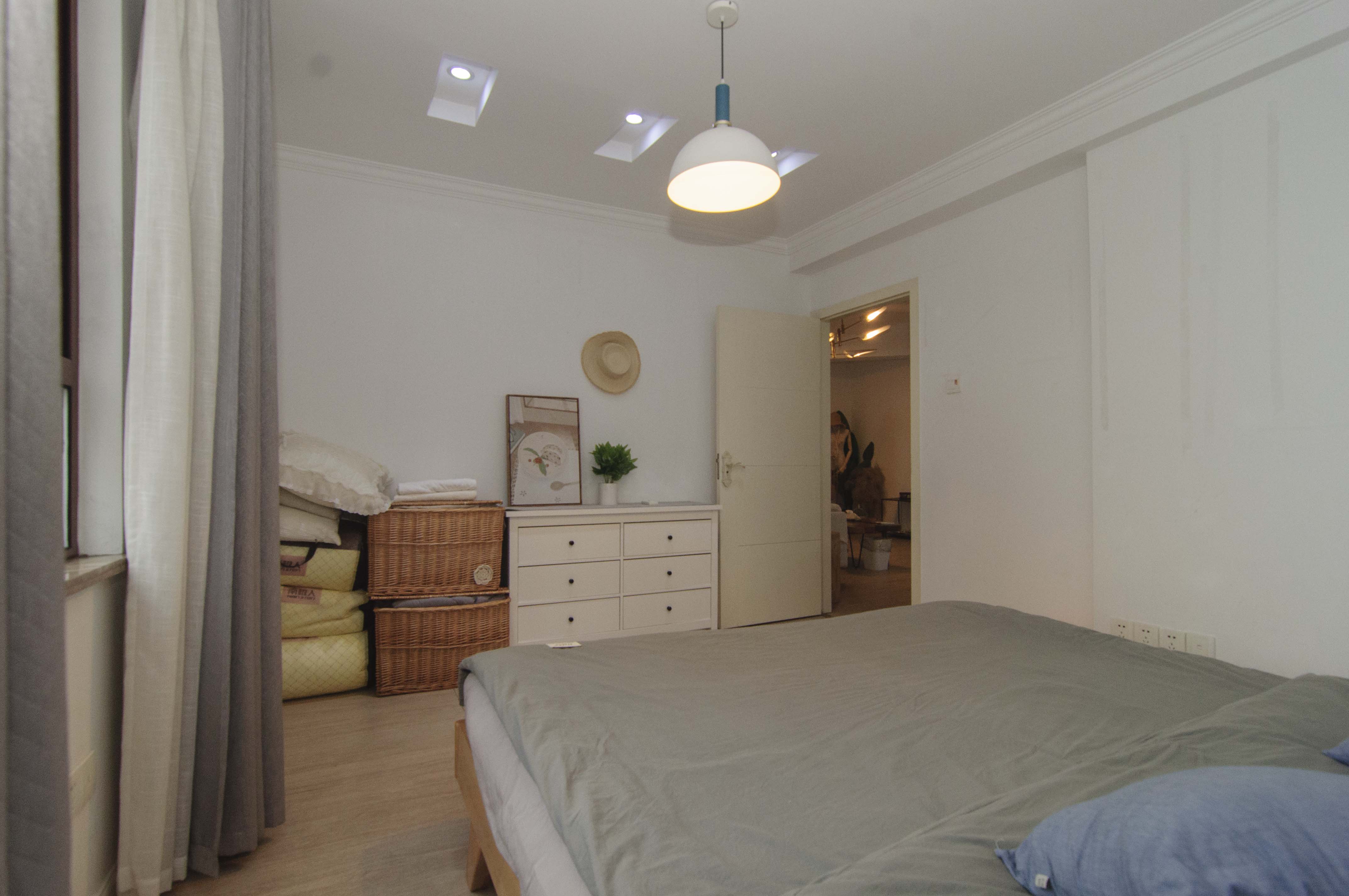 汇源大厦  2室2厅1卫    135.0万卧室