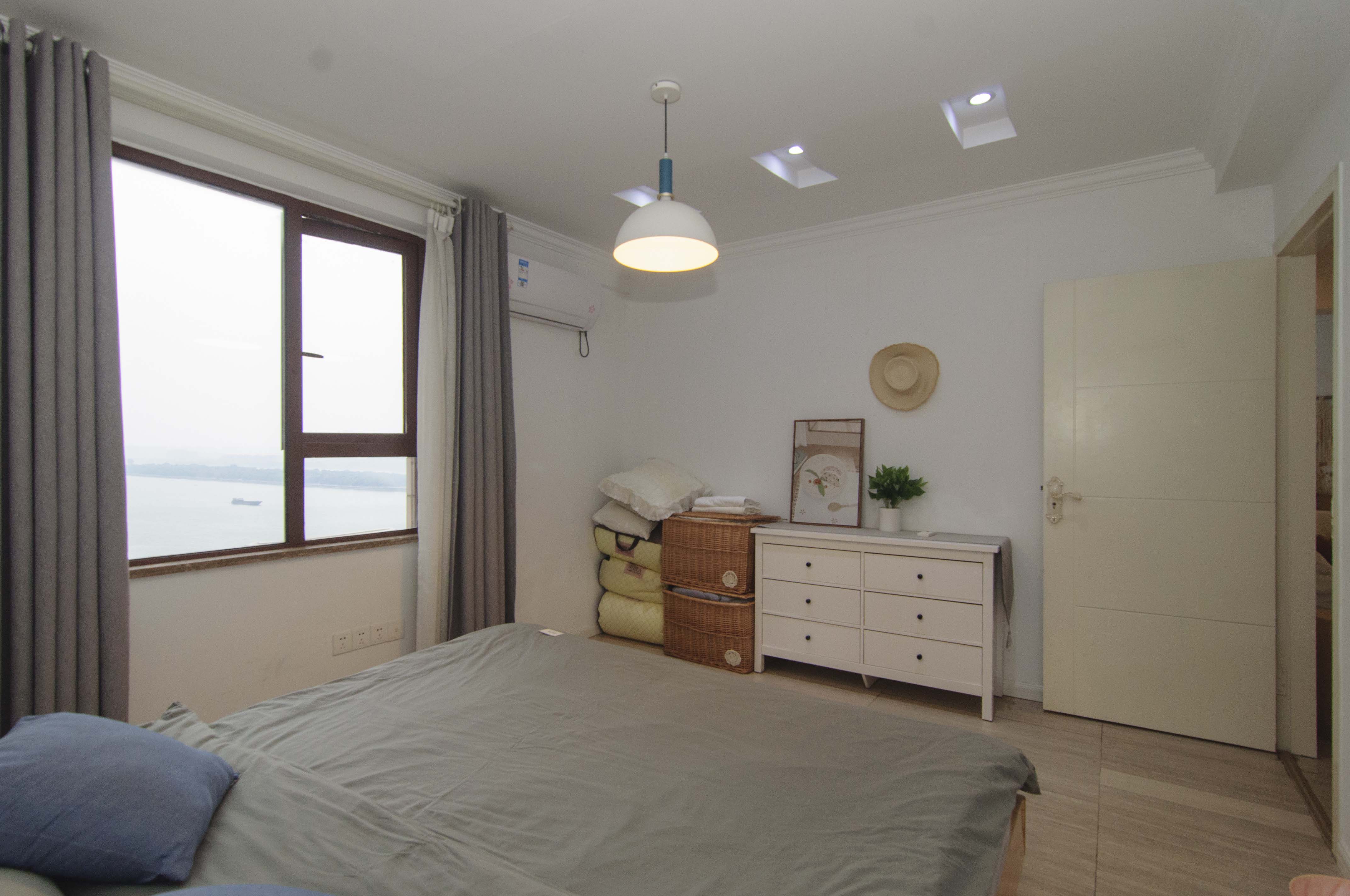 汇源大厦  2室2厅1卫    135.0万卧室