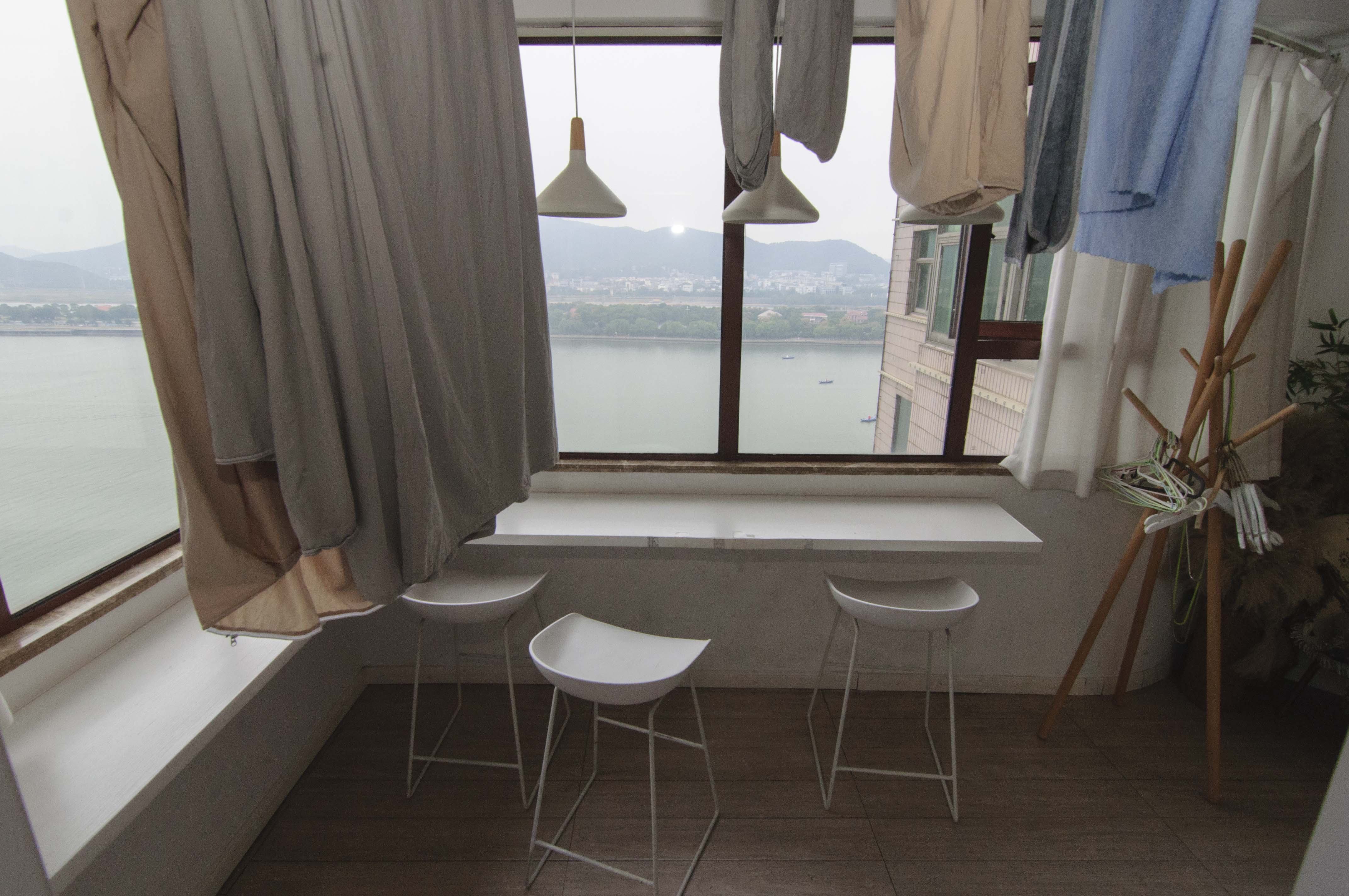 汇源大厦  2室2厅1卫    135.0万阳台