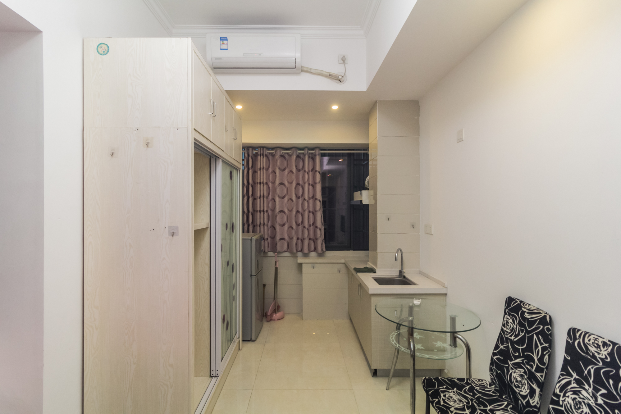 佐佑大厦 1室1厅1卫 18.49万 佐佑大厦 1室1厅1卫 18.49万厨房