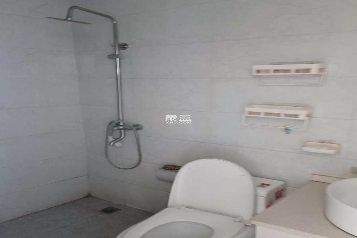 庐山一号  1室1厅1卫    24.5万 庐山一号  1室1厅1卫    24.5万室内图