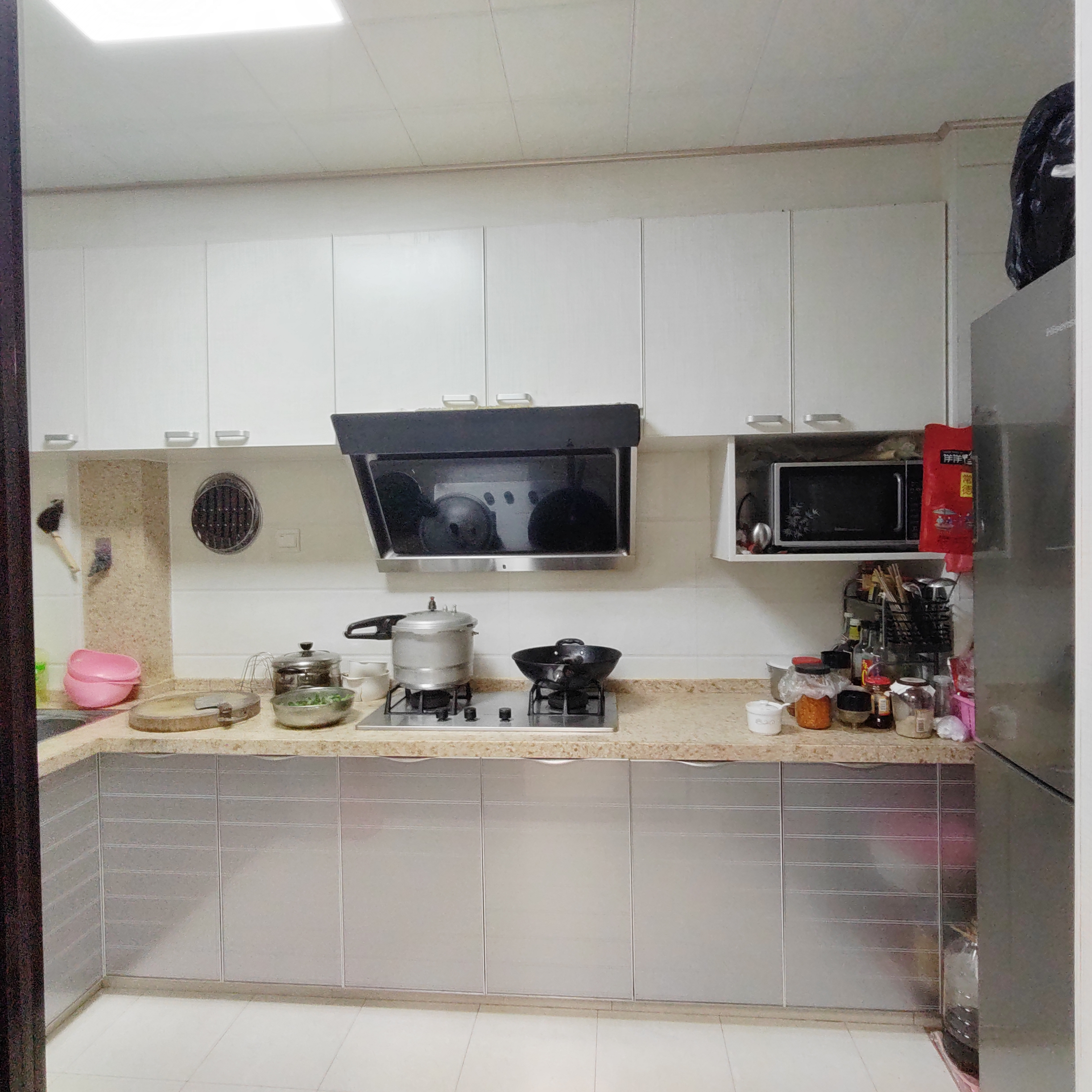 龙腾国际 3室2厅1卫 88.0万 龙腾国际 3室2厅1卫 88.0万室内图