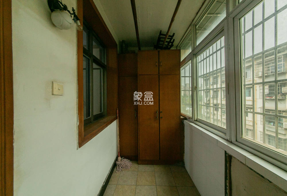 陳家湖小區(qū)  1室1廳1衛(wèi)   41.80萬(wàn)