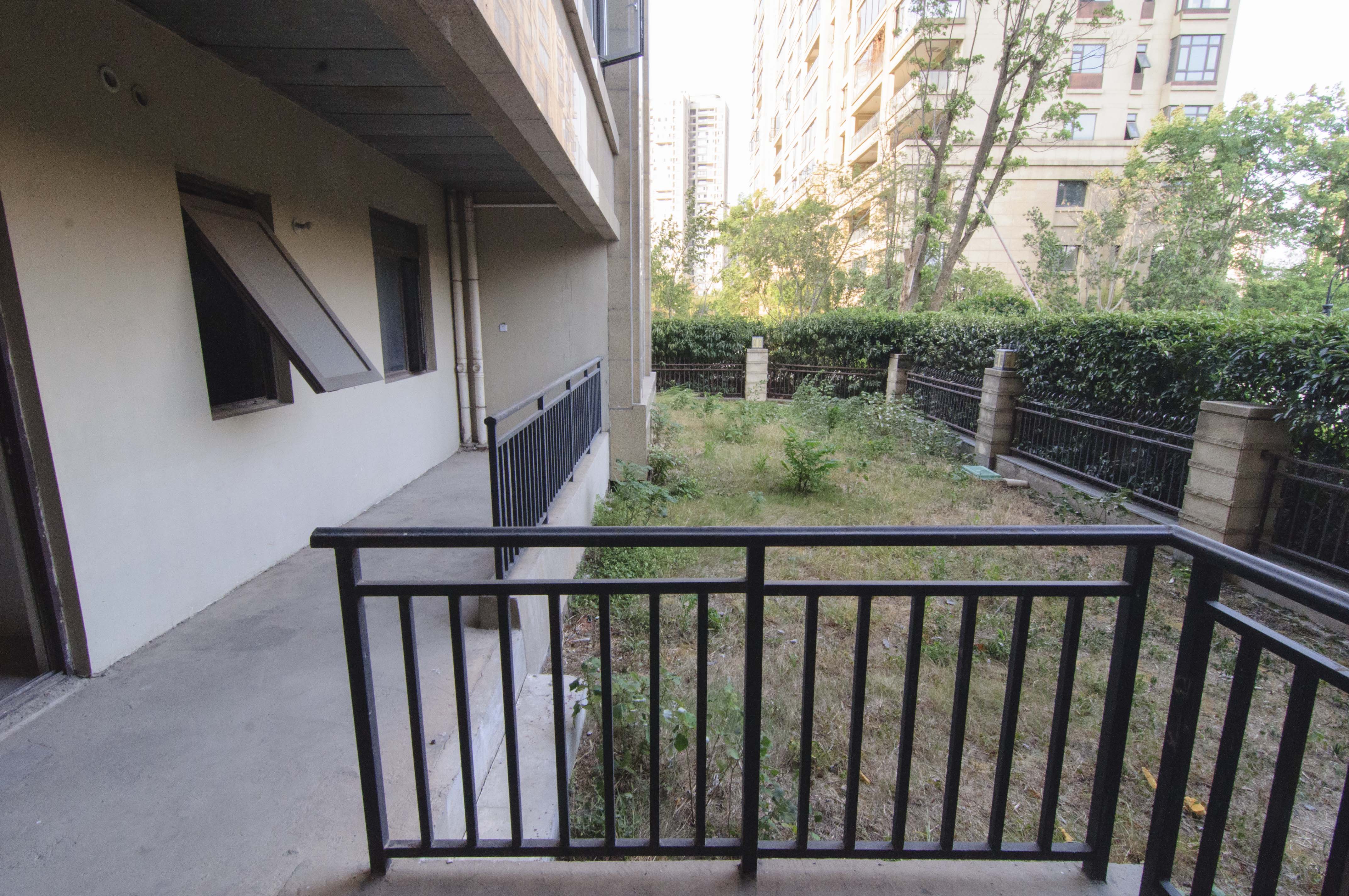 中建江山壹号  4室1厅3卫   608.00万其他