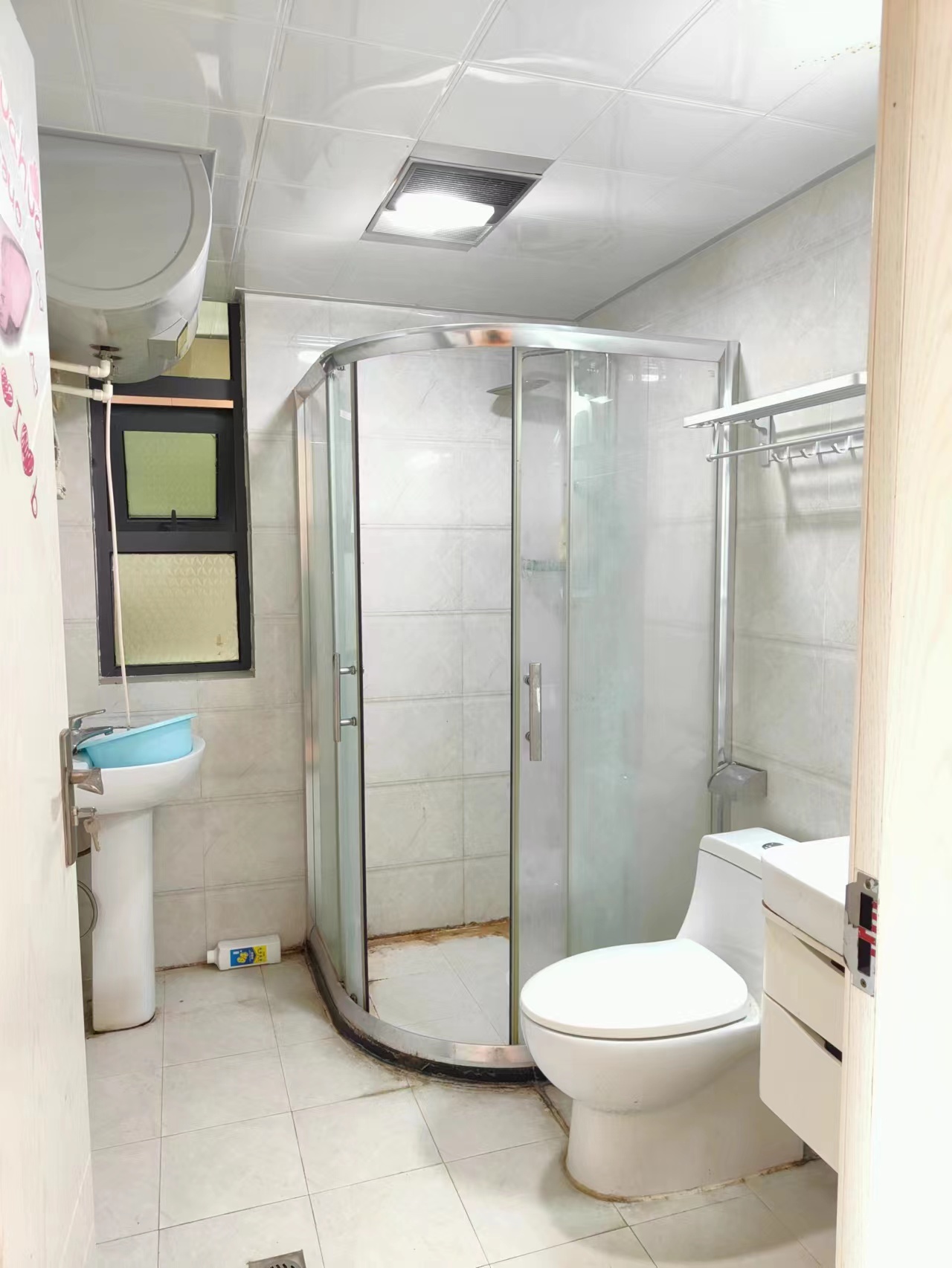 中天会展城A区  2室2厅1卫   2800.00元/月室内图