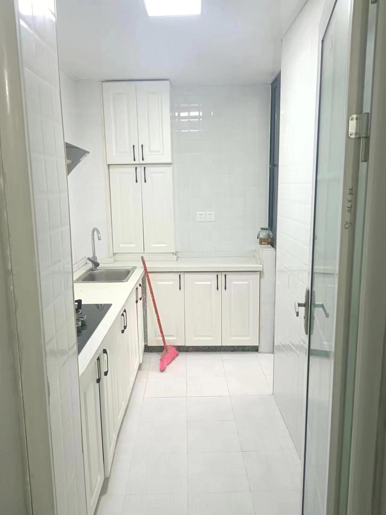 云城尚品  2室2厅1卫   1700.00元/月室内图1